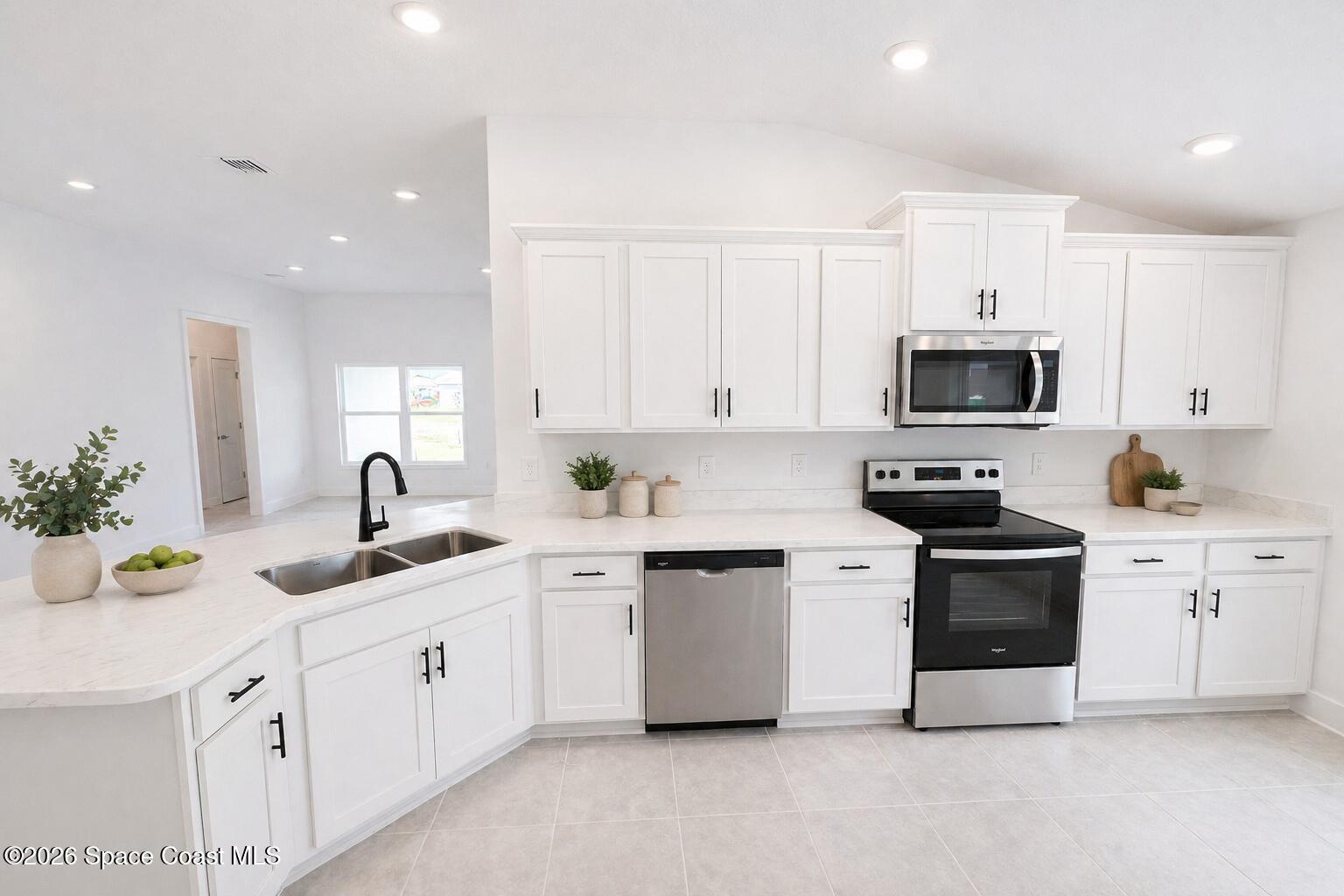 1176 Kylar Drive NW — photo