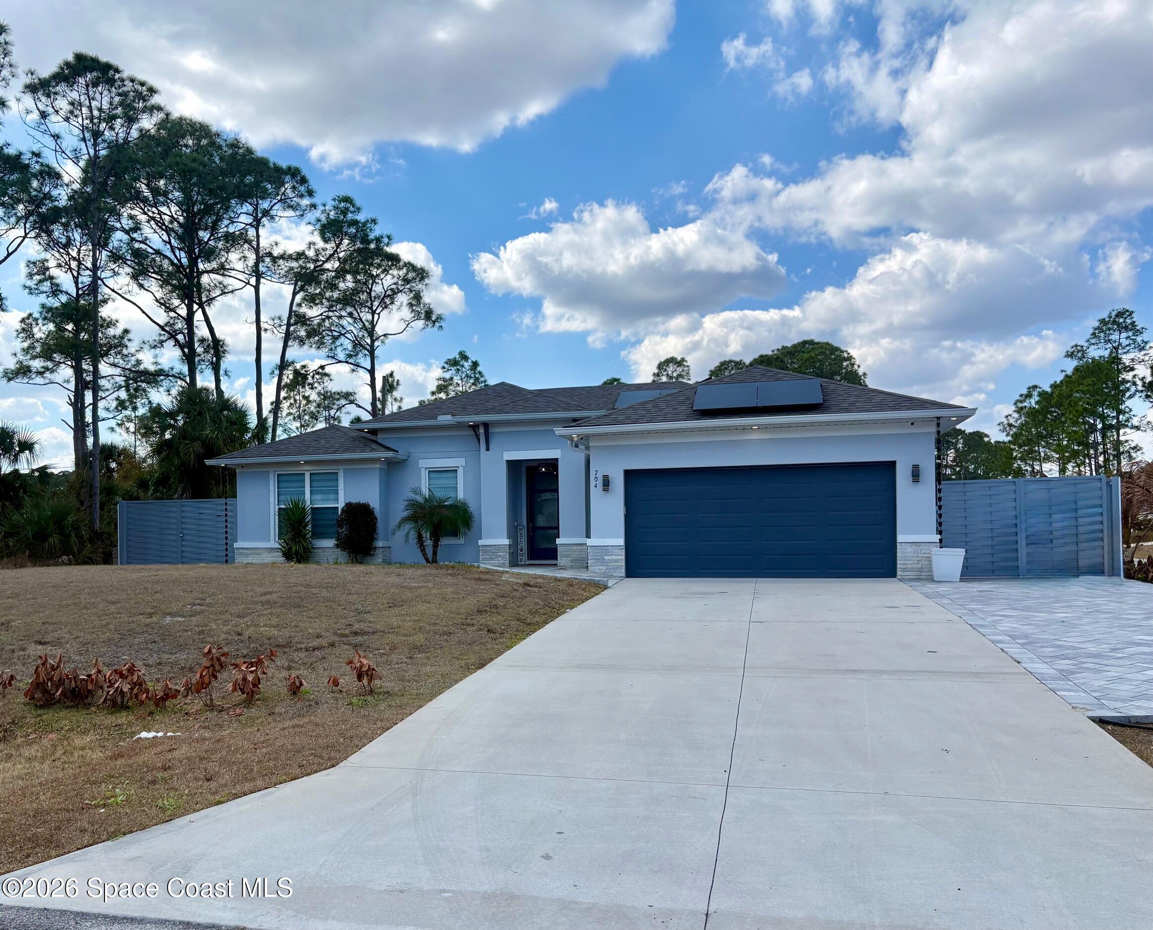 704 Griffin Avenue SW — photo