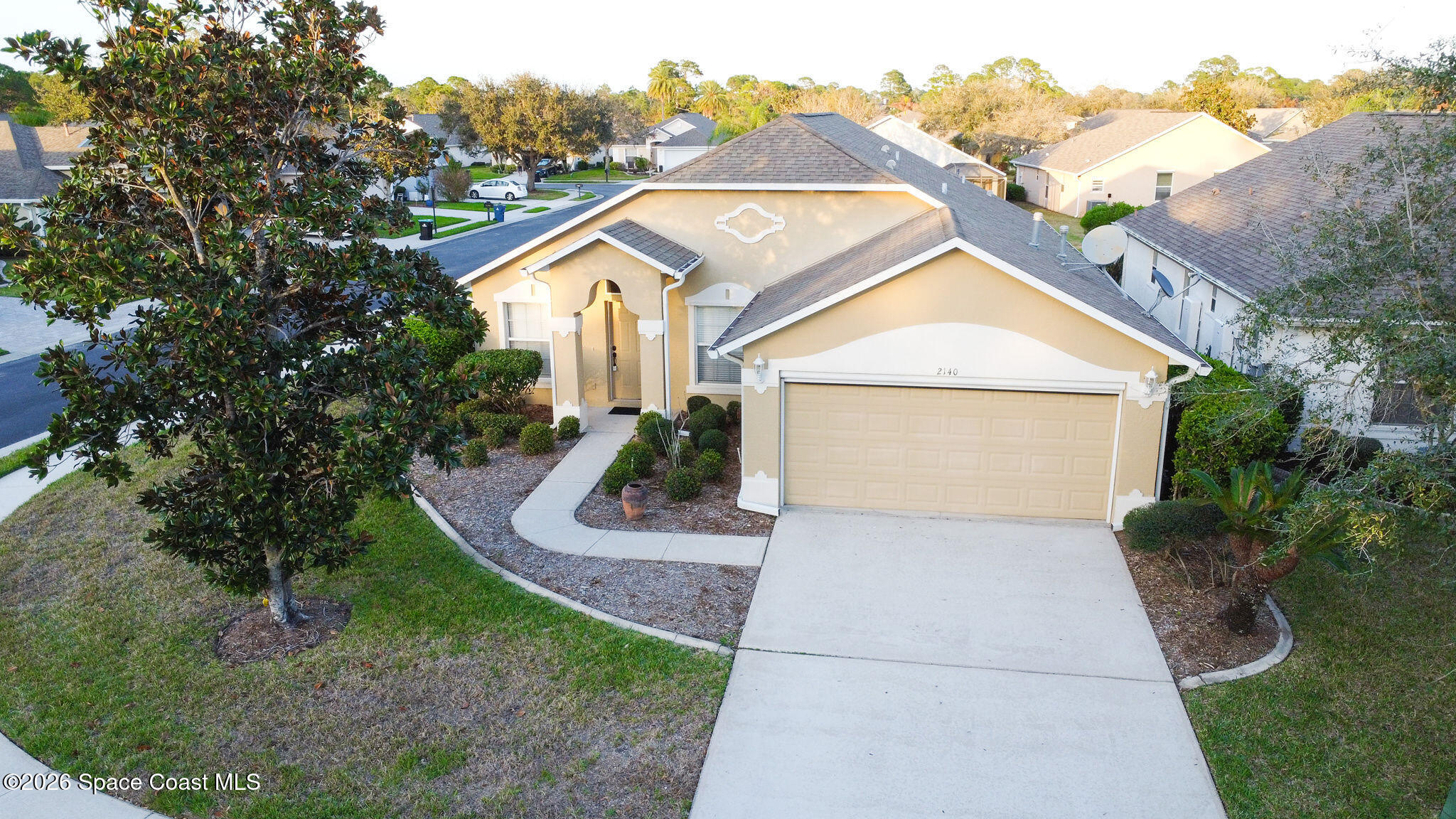 2140 Chinaberry Circle SE — photo
