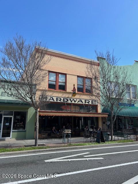 305 S Washington Avenue — photo
