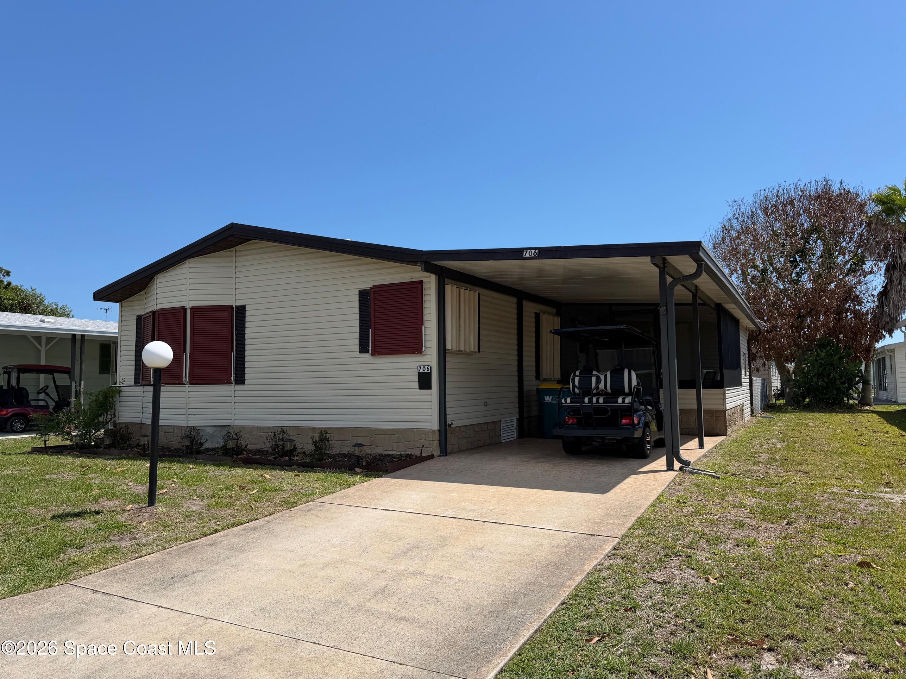 706 Hyacinth Circle — photo