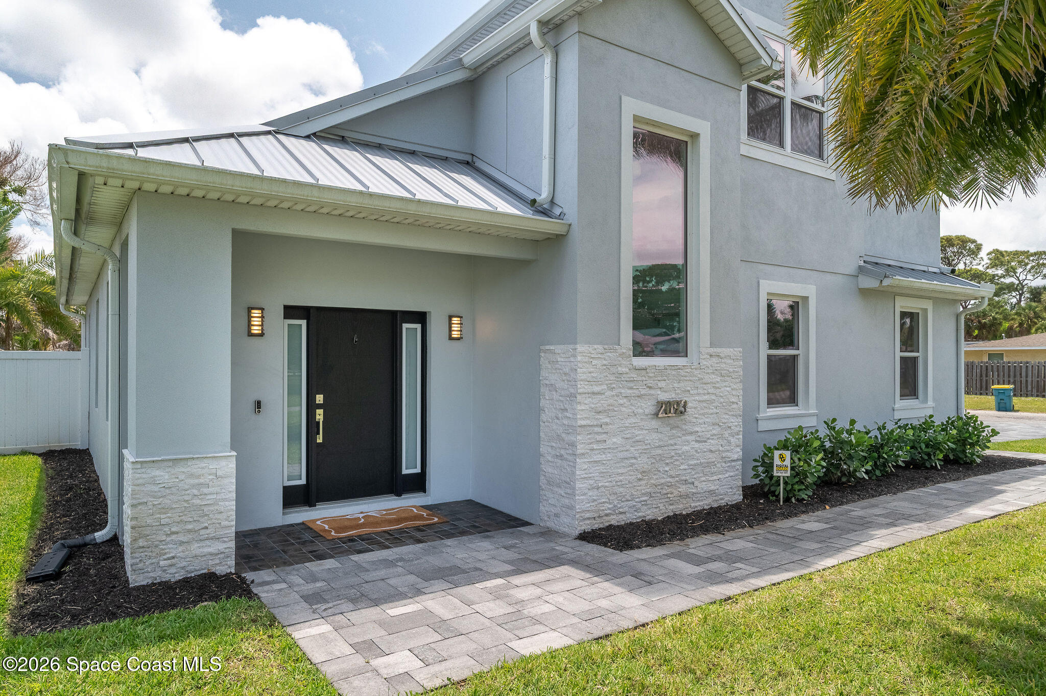 2093 Greenway Drive — photo