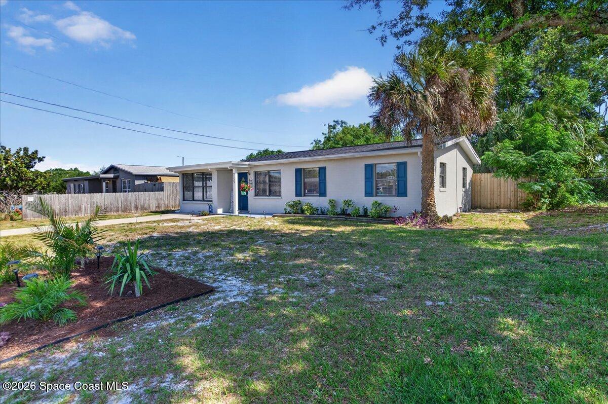 2139 Smathers Circle N — photo