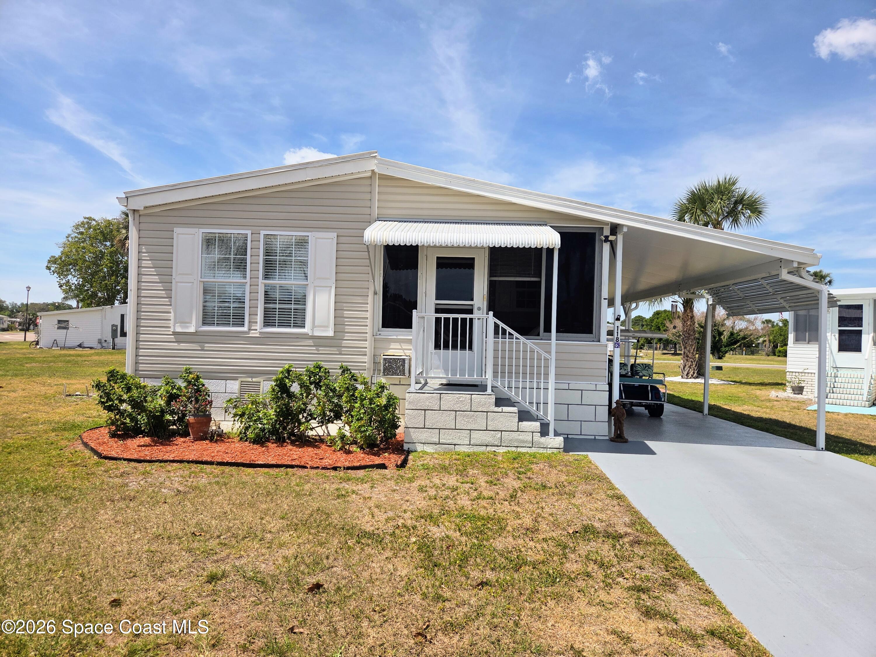 118 Holiday Park Boulevard NE — photo