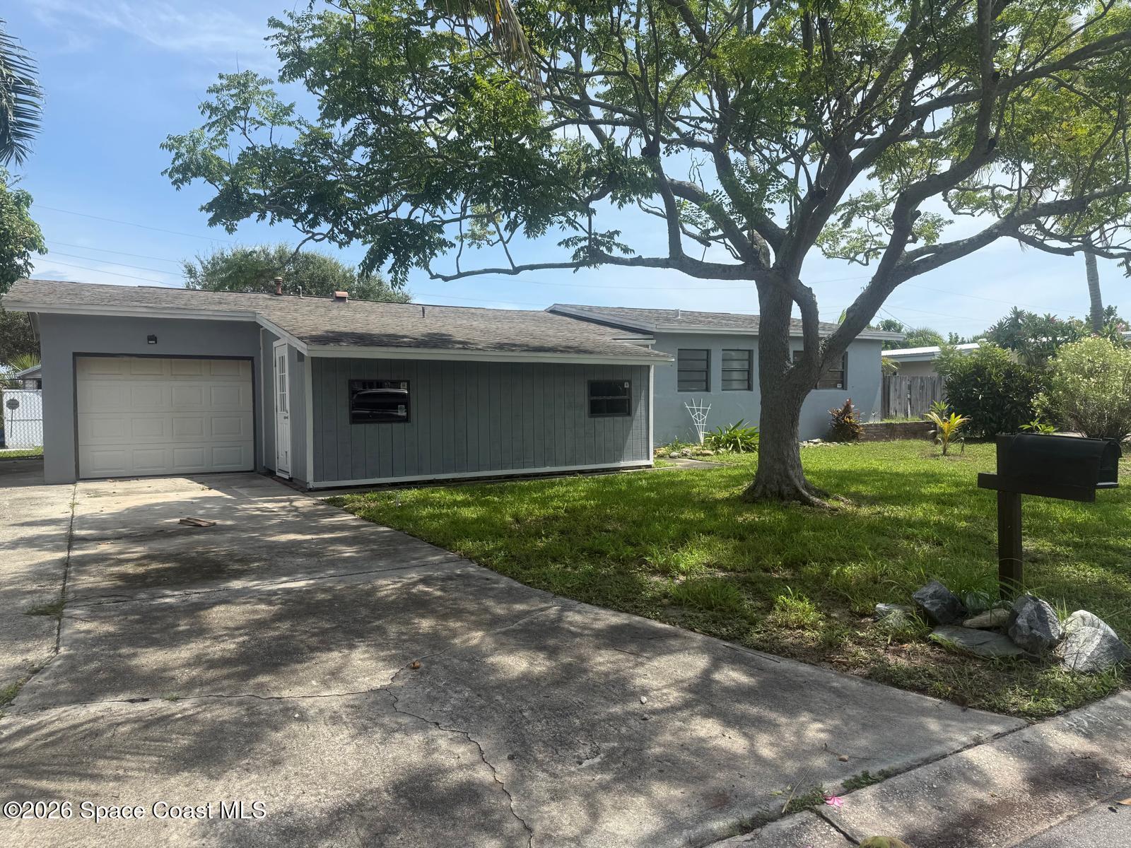 329 W Arlington Street — photo