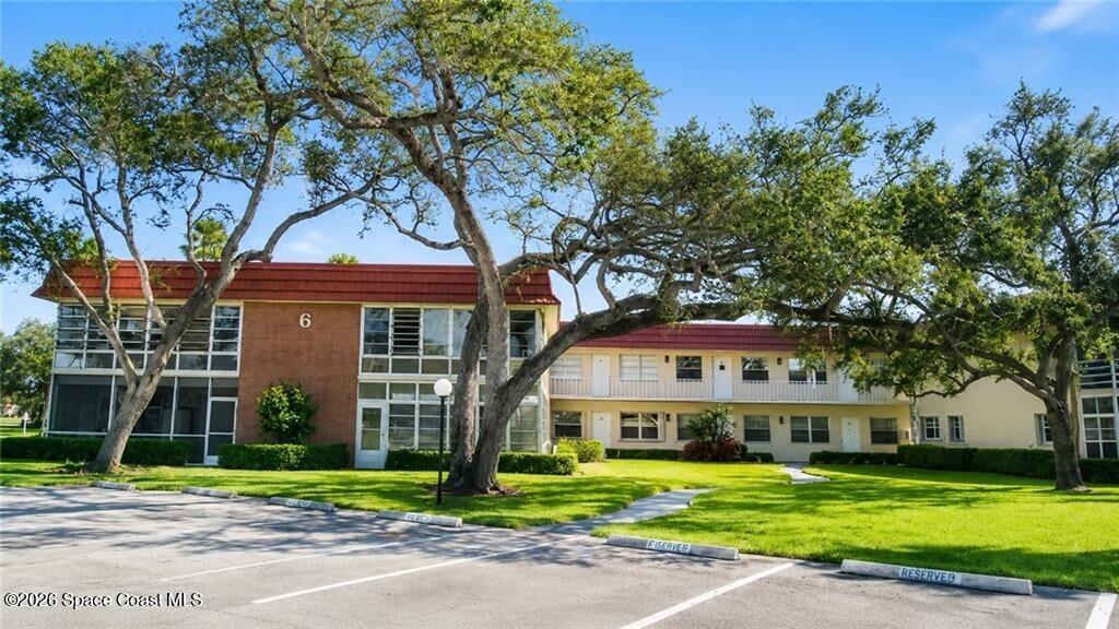 6 Vista Palm Lane 202 — photo