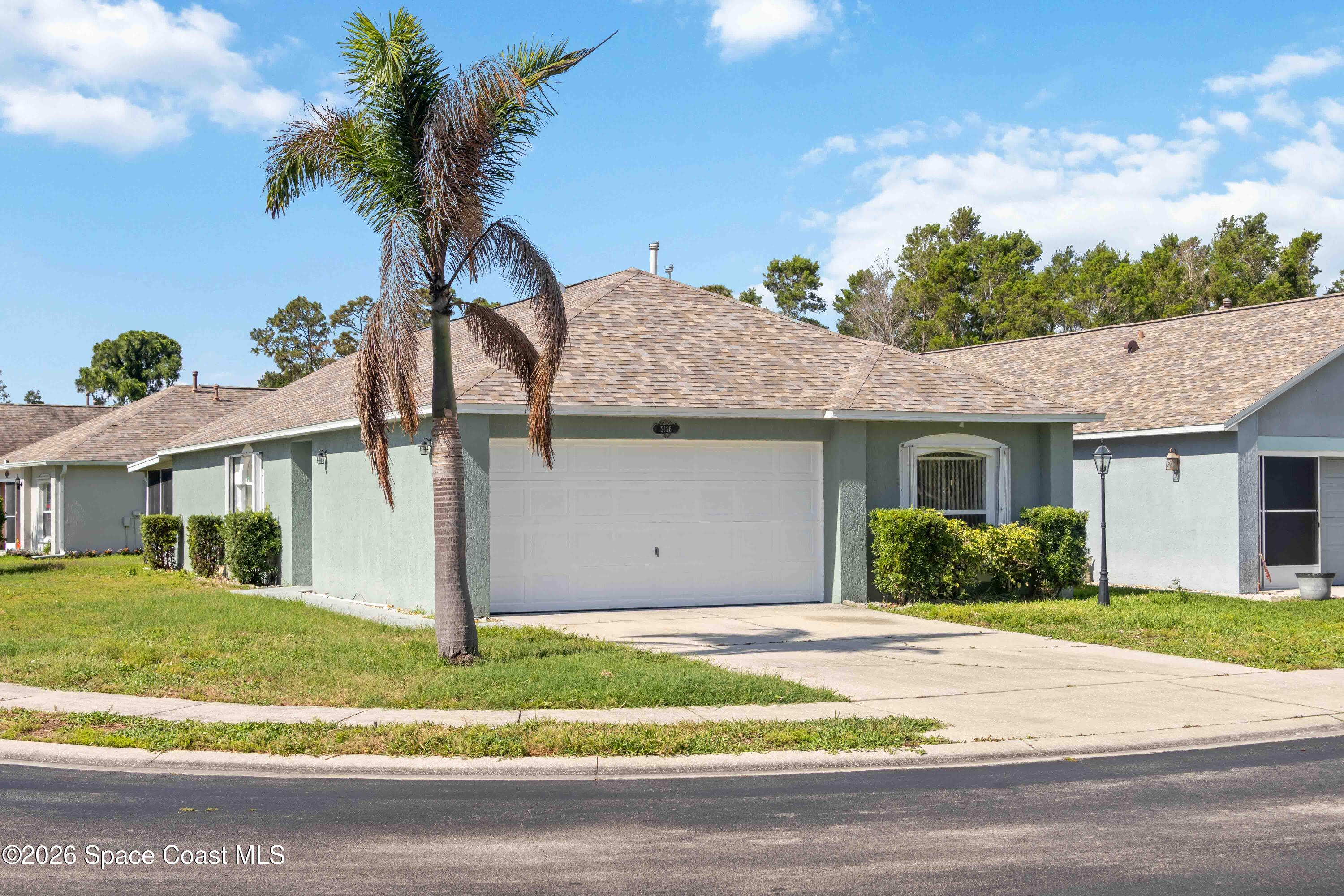 2126 Redwood Circle NE — photo