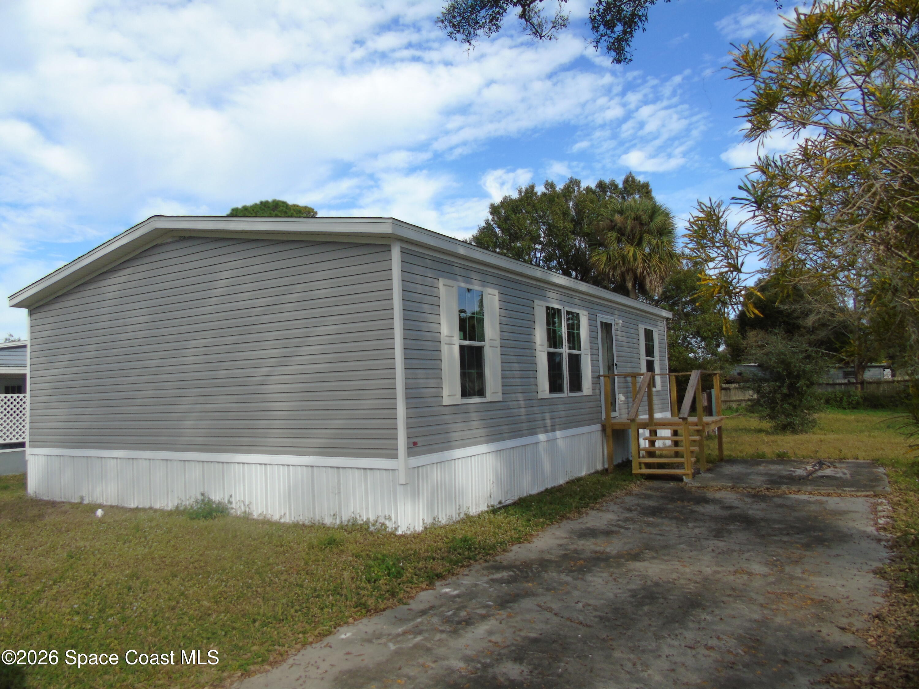5 Annette Drive — photo