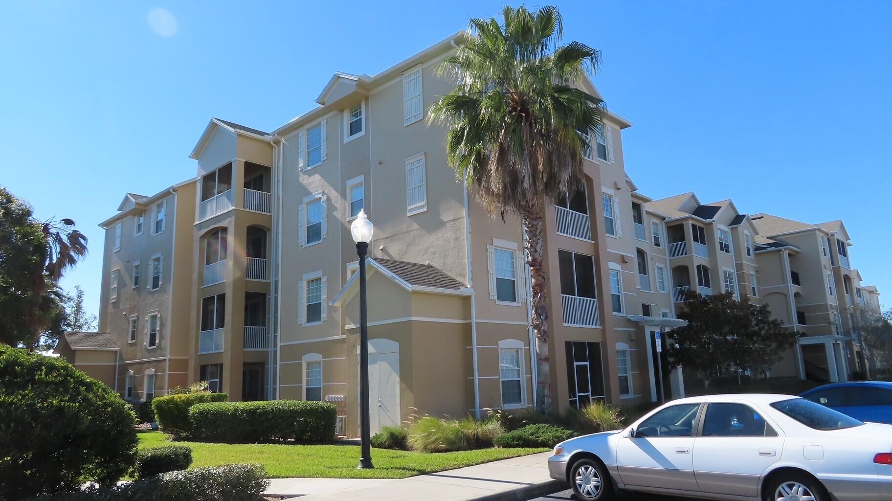 1626 Peregrine Circle 105 — photo