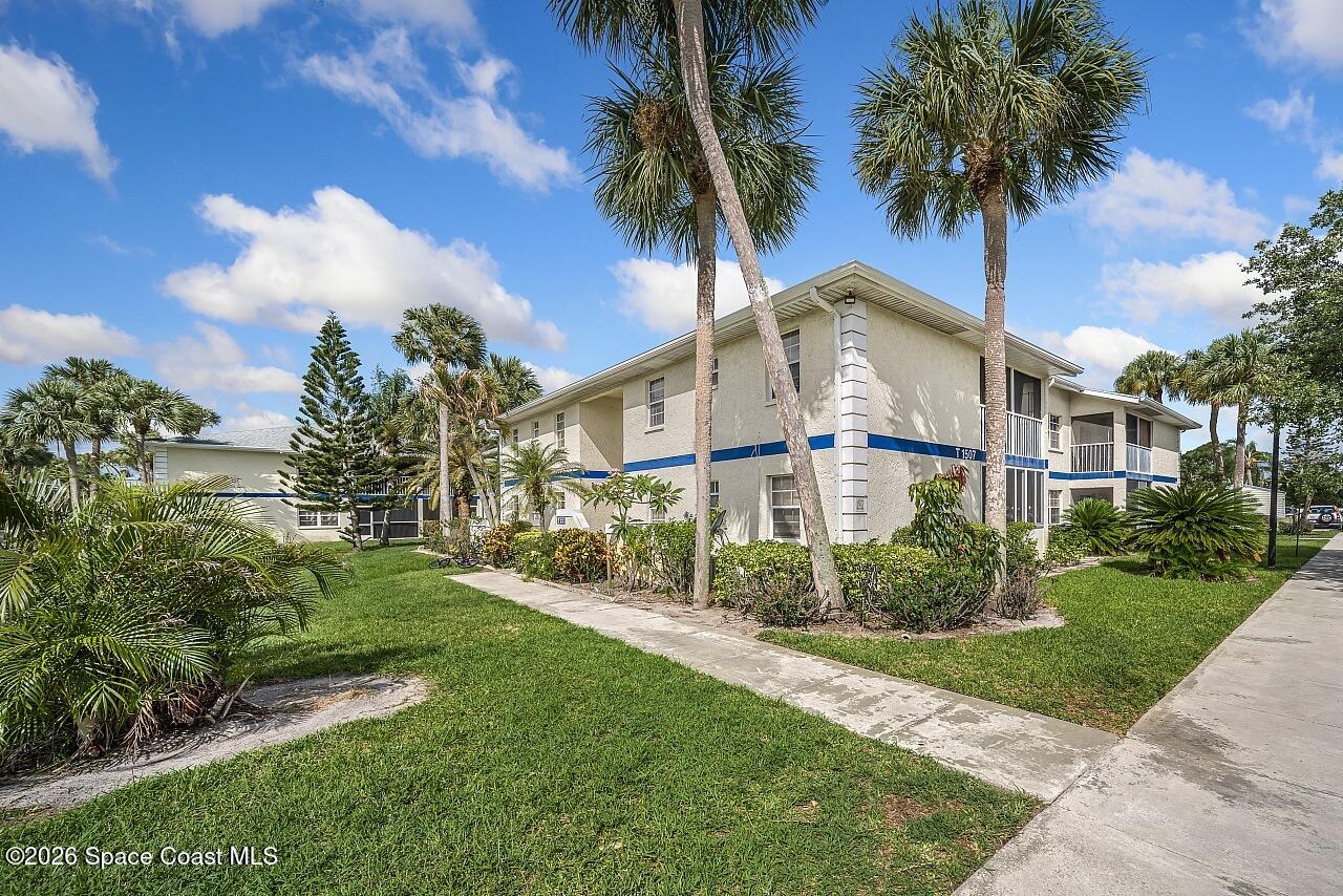1507 SE Royal Green Circle 102 — photo
