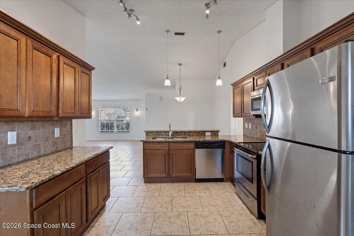 816 Hunters Creek Drive — photo