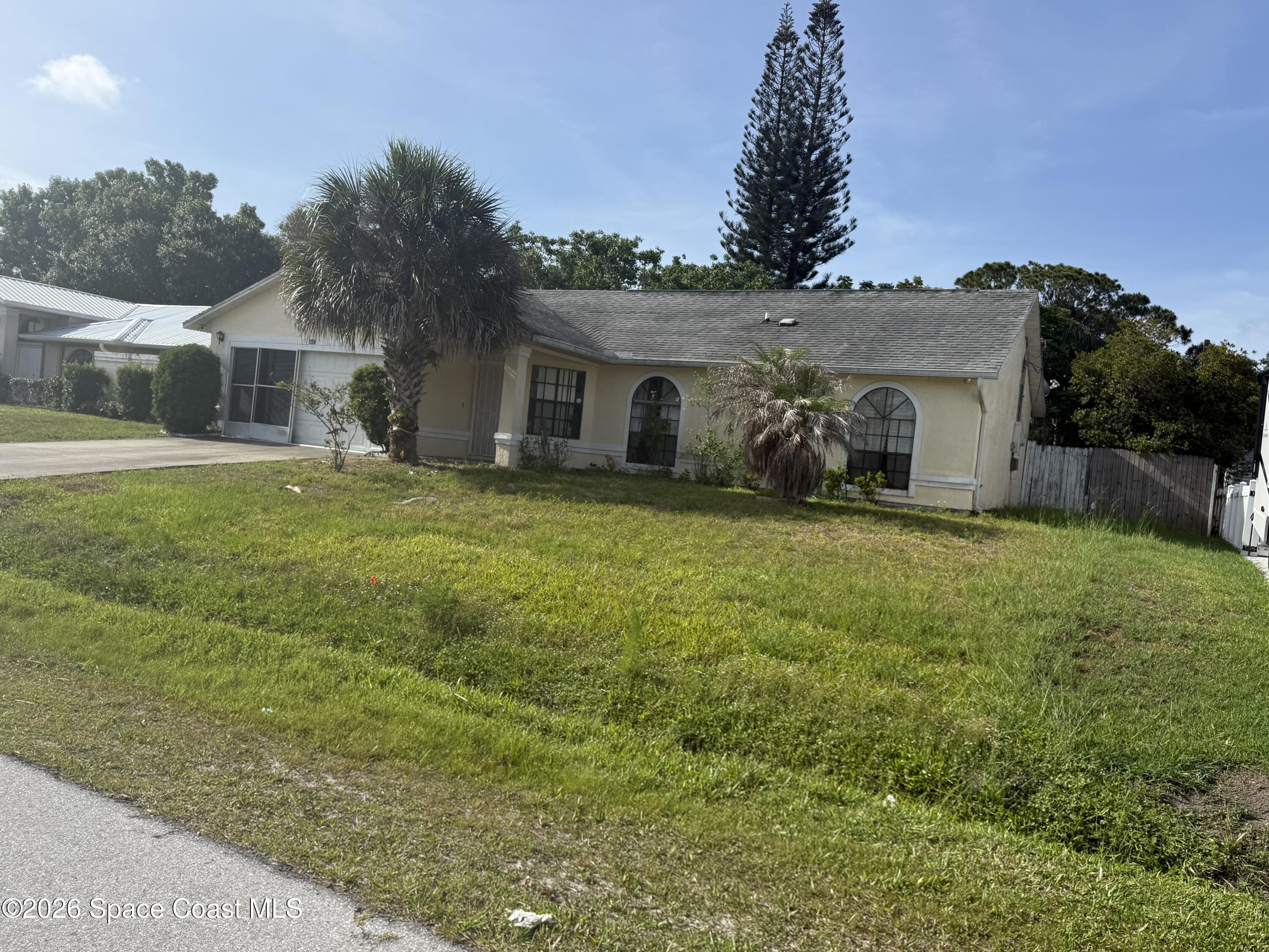 1130 Lynbrook Street NW — photo