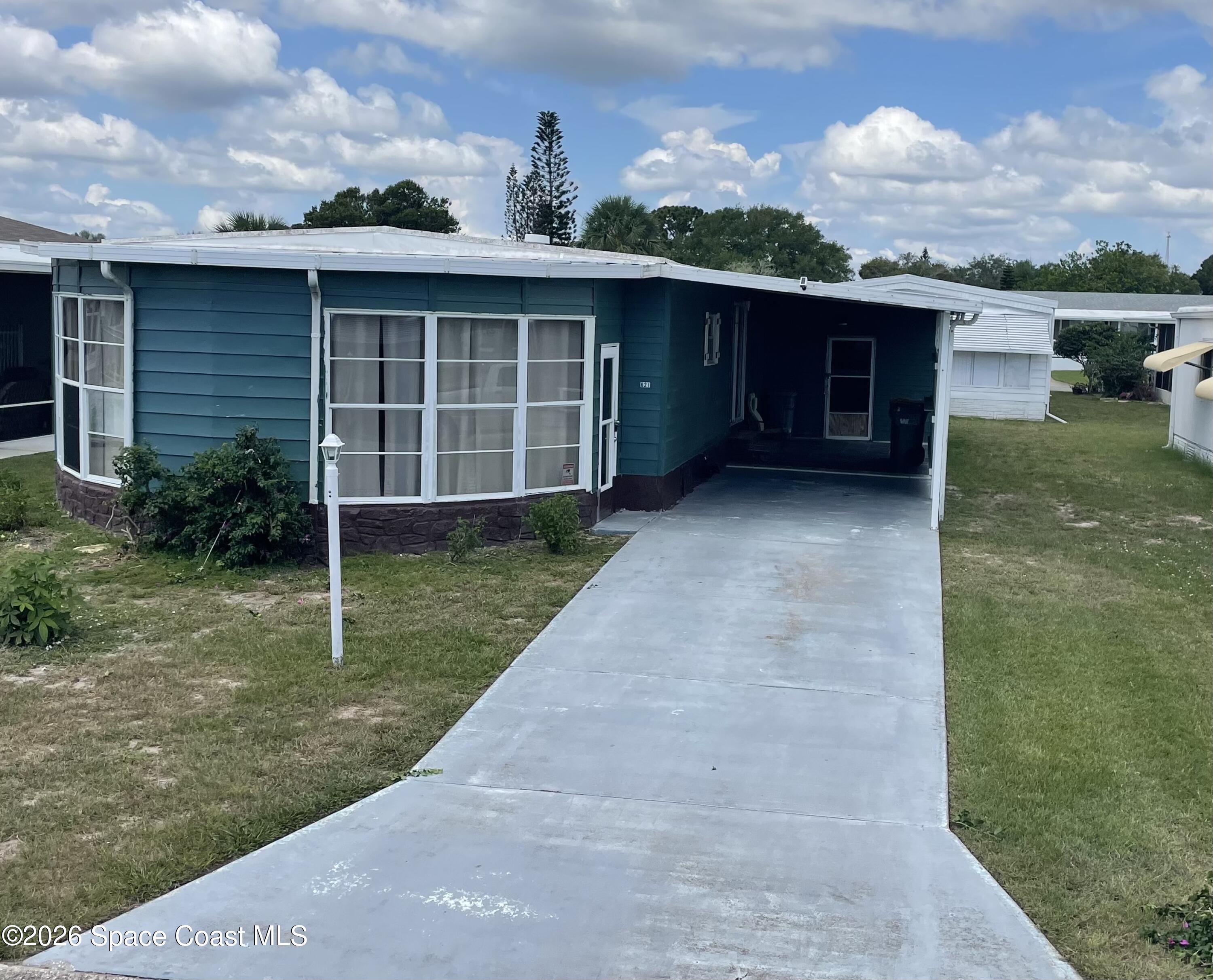 621 Oleander Circle — photo