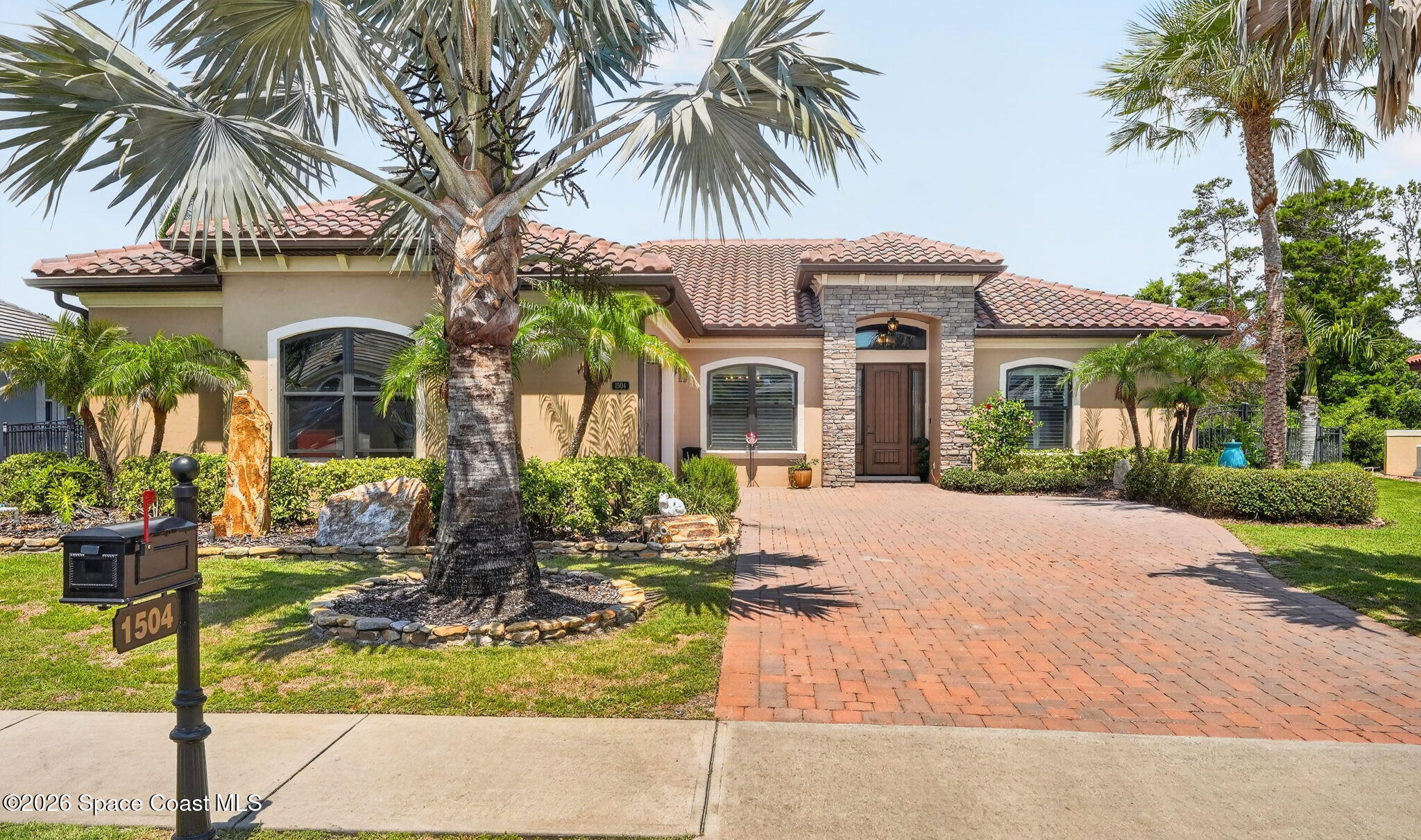 1504 Alto Vista Drive — photo