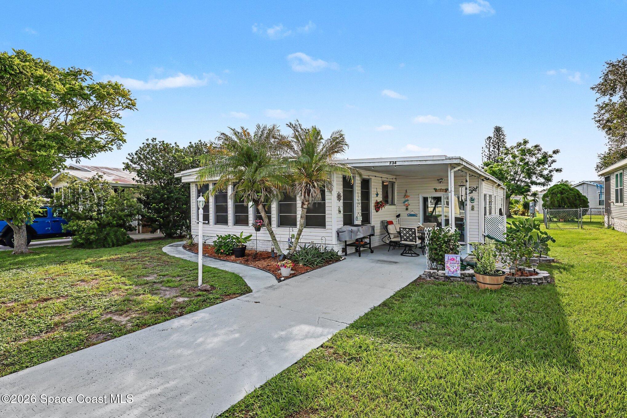 734 Lark Drive — photo