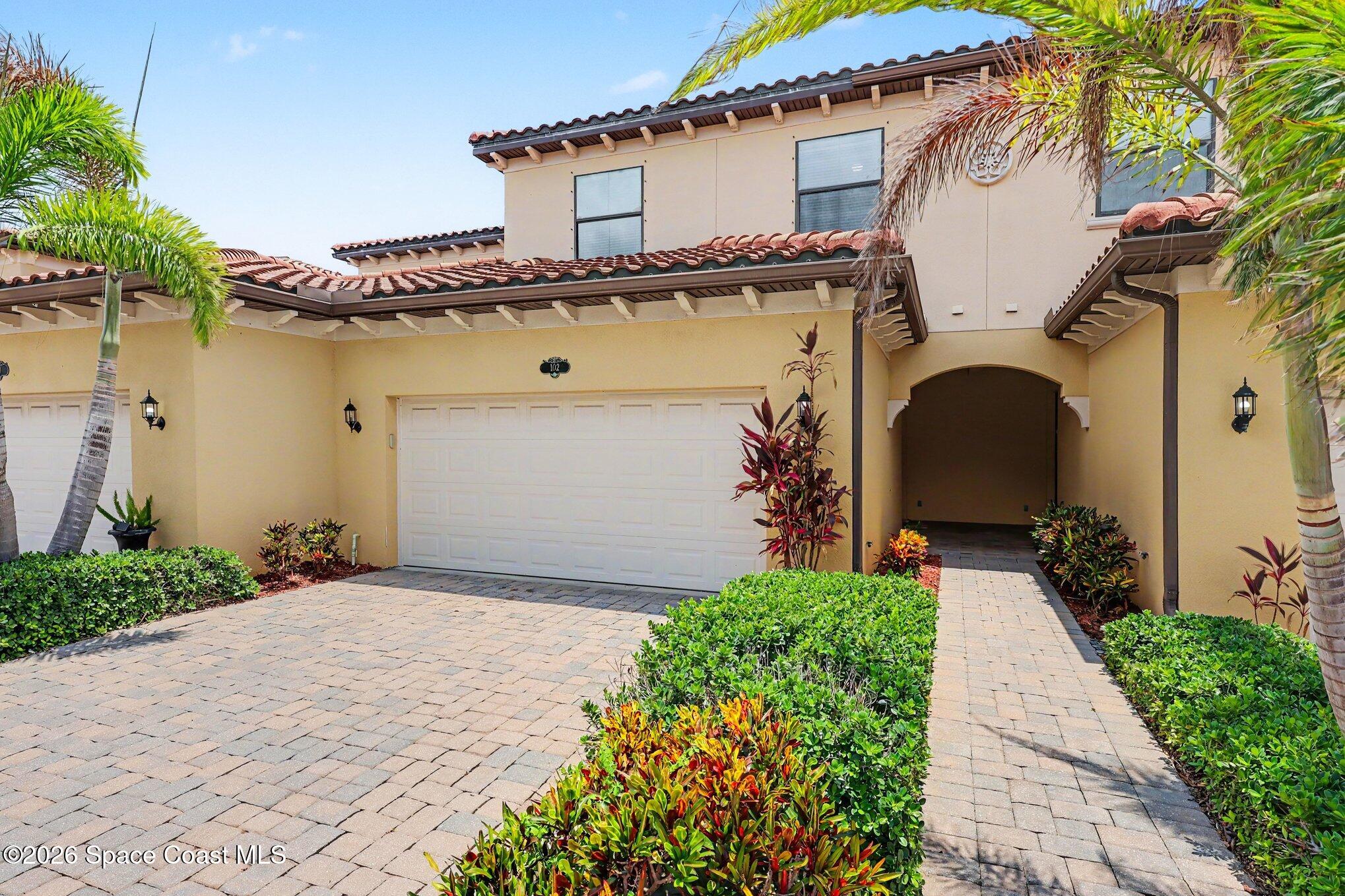 740 Lanai Circle 102 — photo
