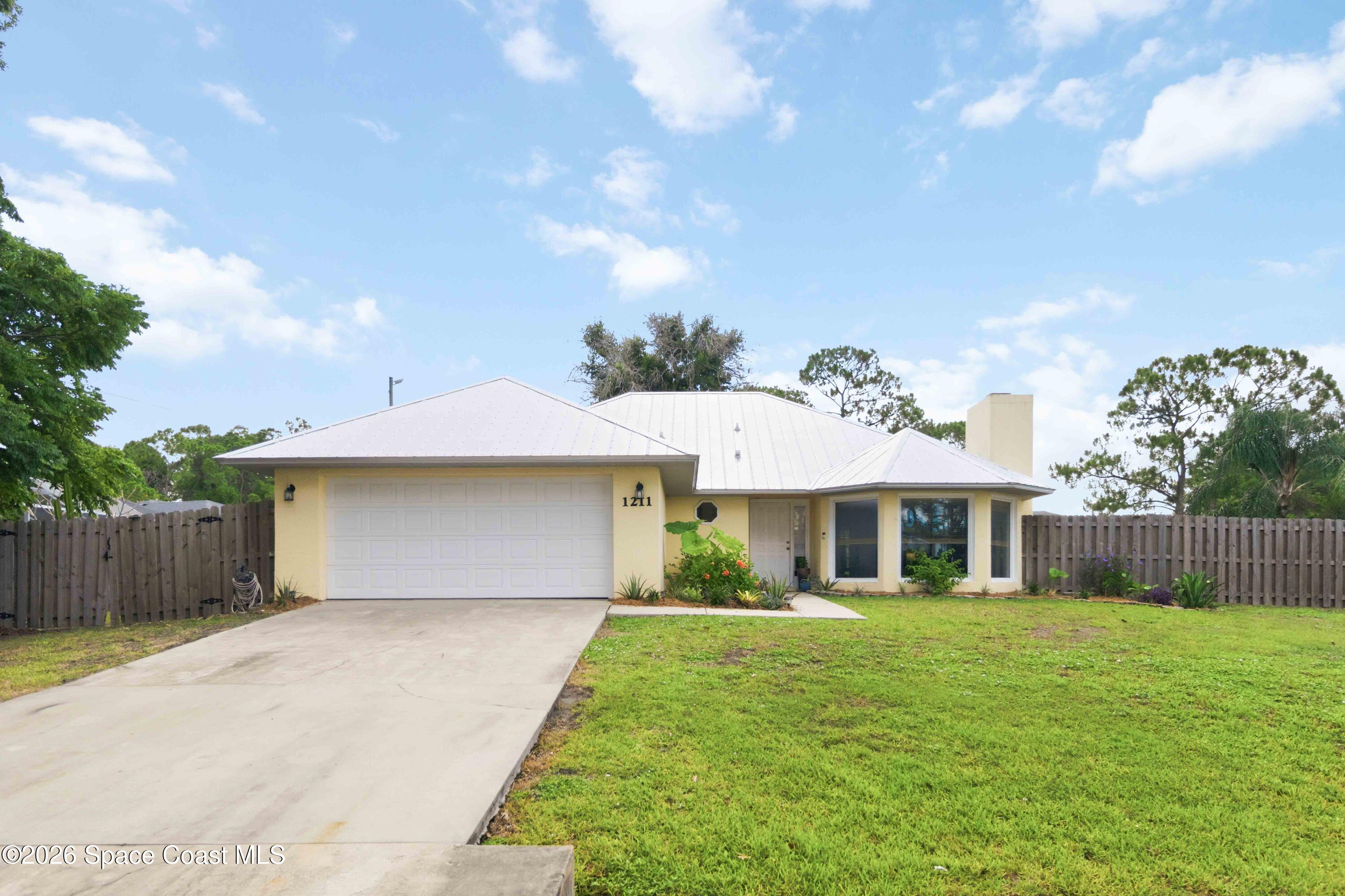 1211 Amish Place SE — photo