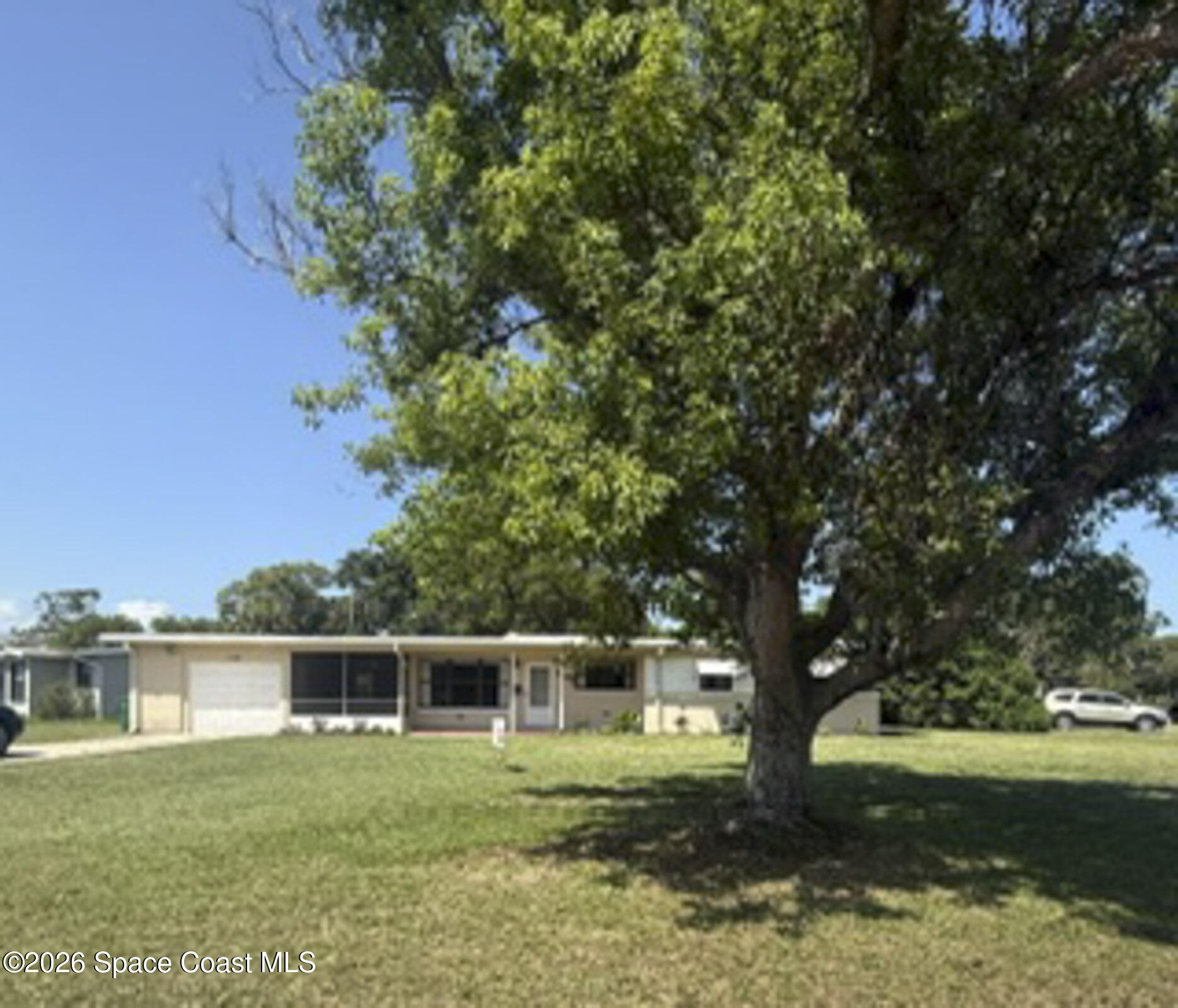 1102 Greenwood Way — photo