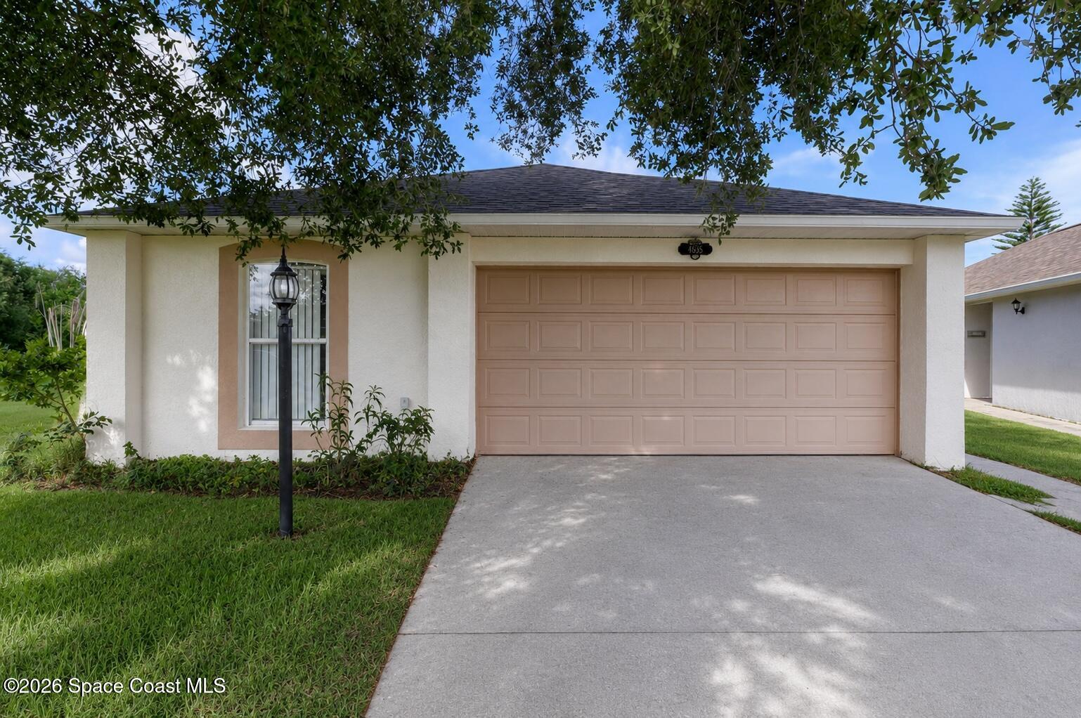 2153 Redwood Circle NE — photo