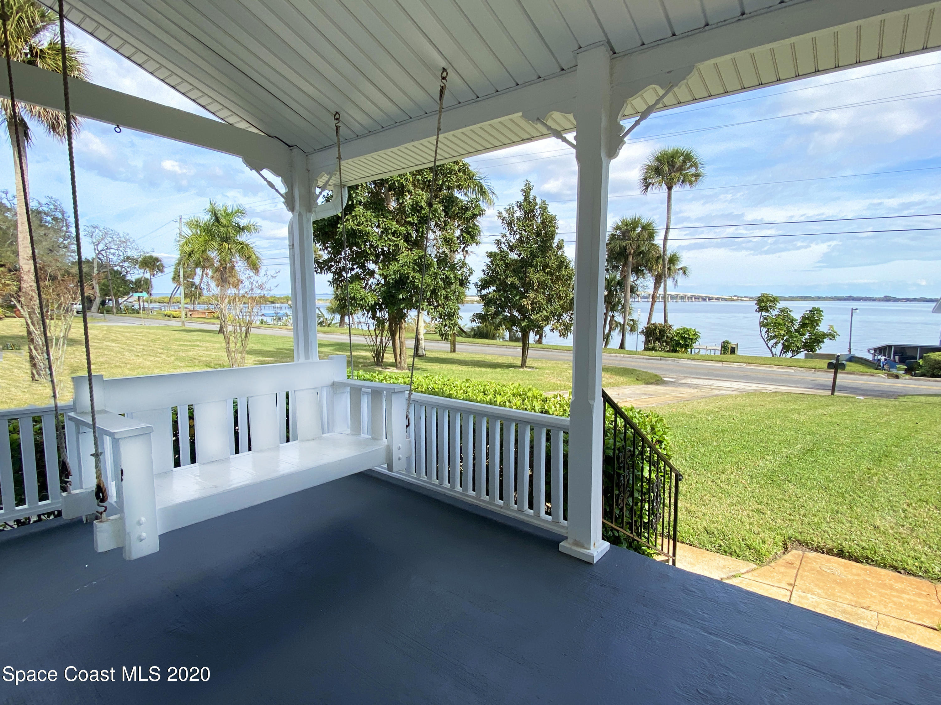 2811 N Indian River Drive — photo