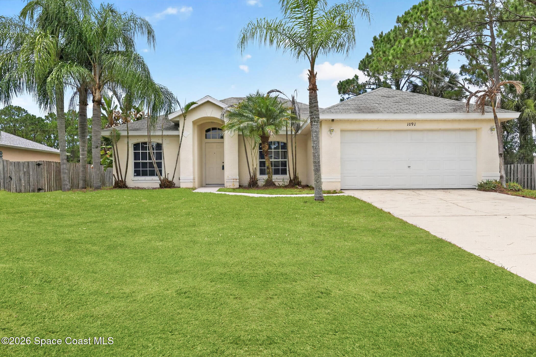 1091 Ray Road SE — photo