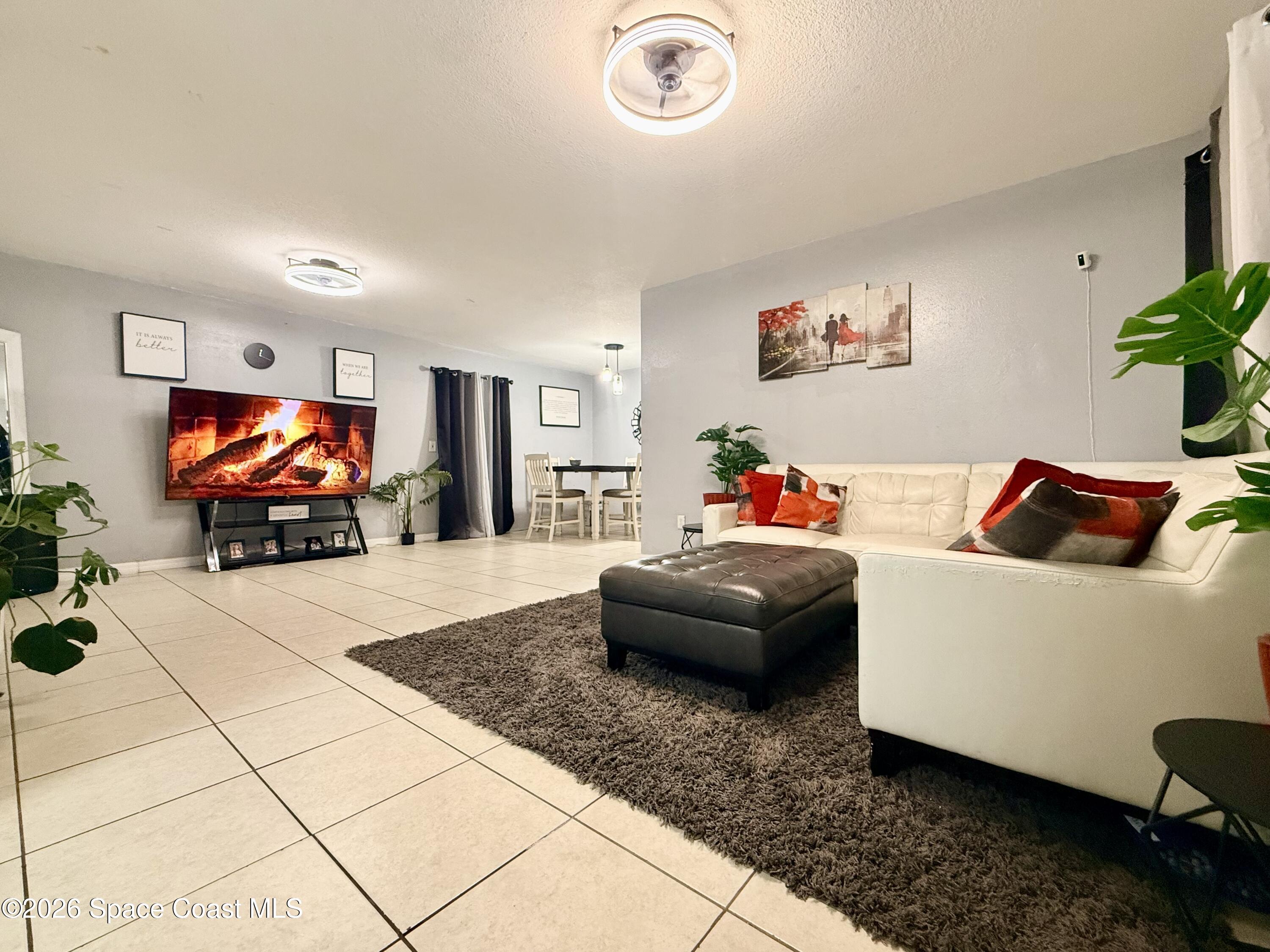 190 Abalone Road NW — photo