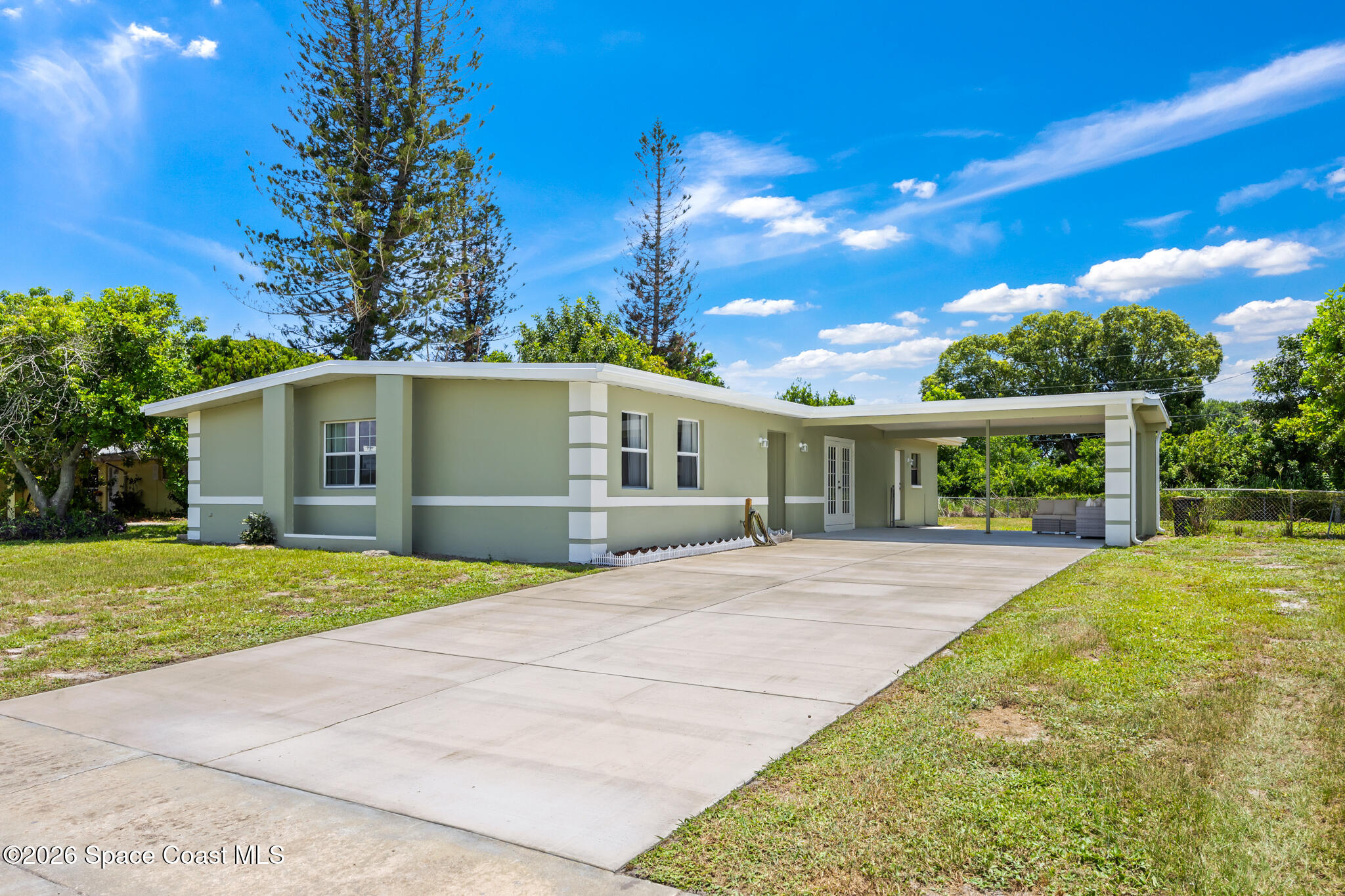 777 James Circle NE — photo
