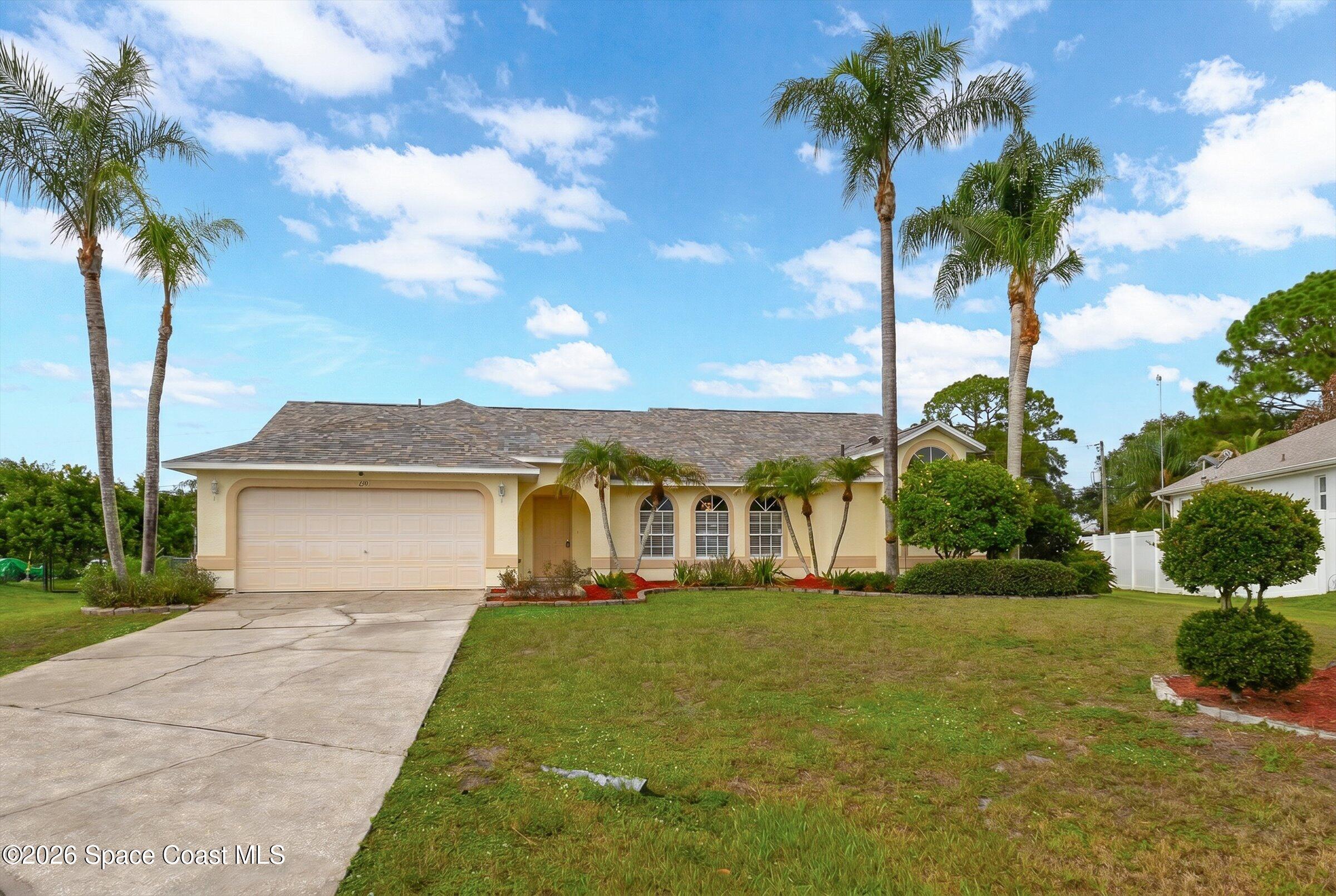 541 Tuttle Court SE — photo