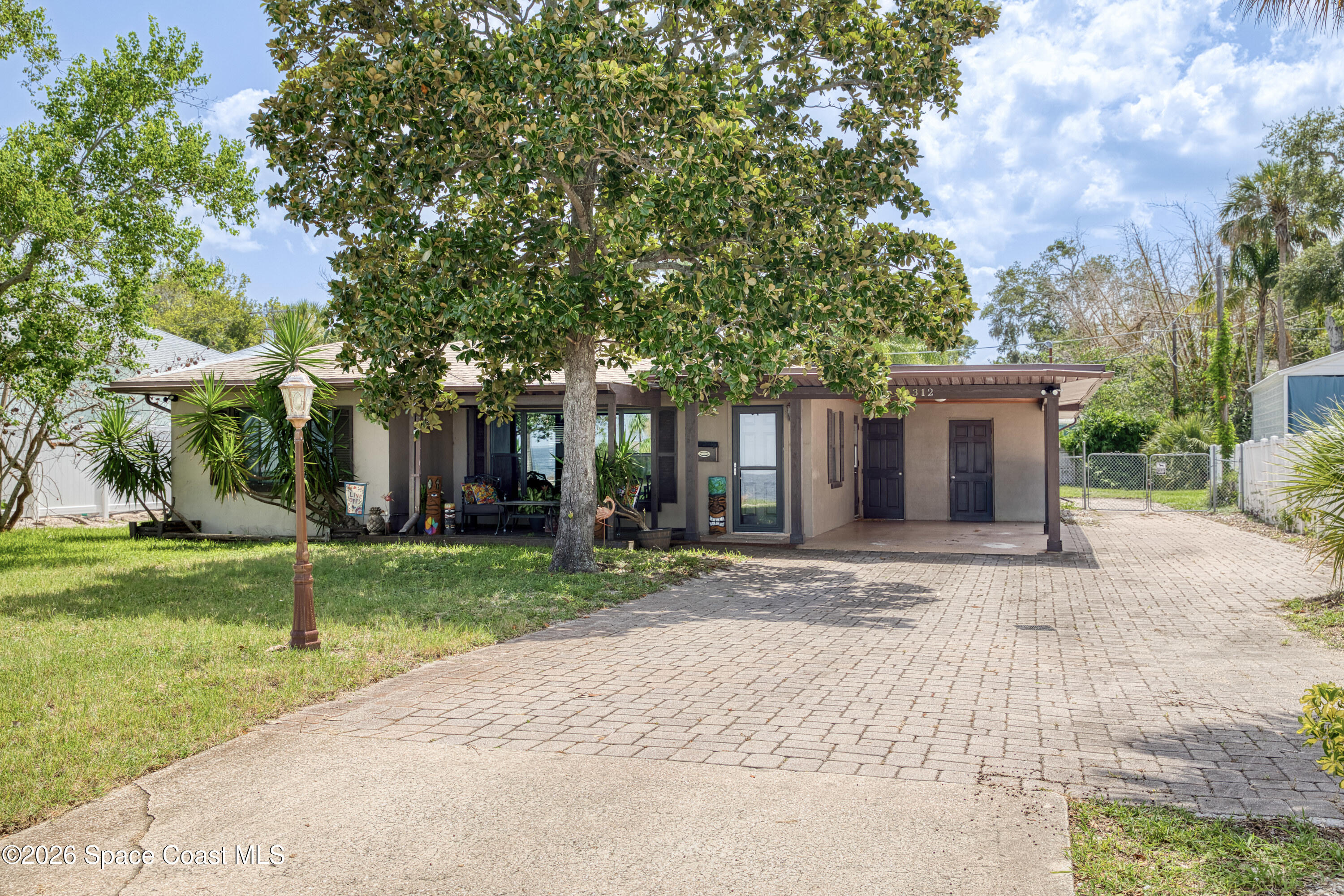 1312 Riverside Drive — photo