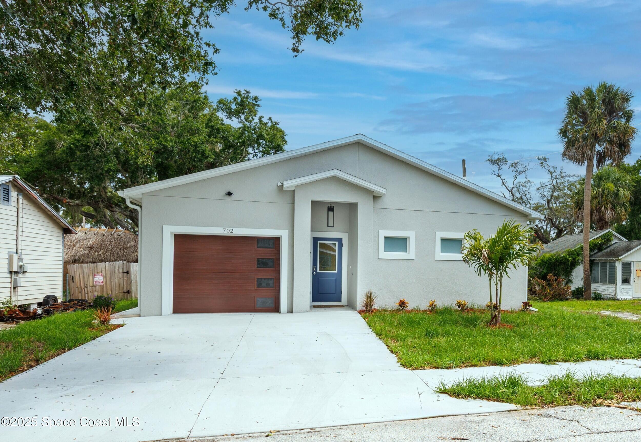 702 Shady Lane — photo