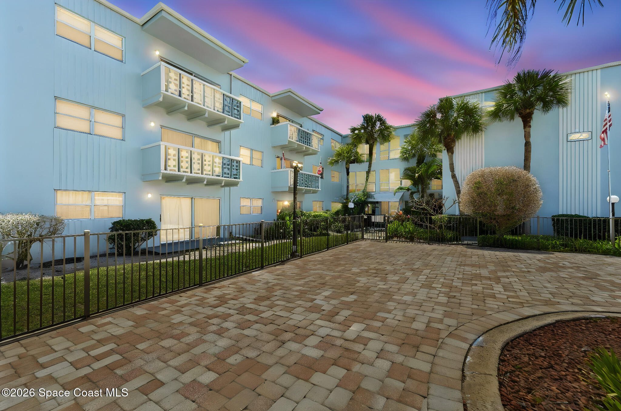223 Columbia Drive 122 — photo