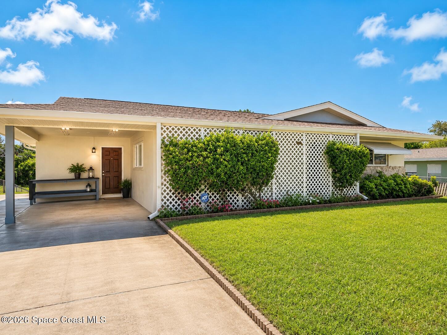 1109 Cabot Drive NE — photo
