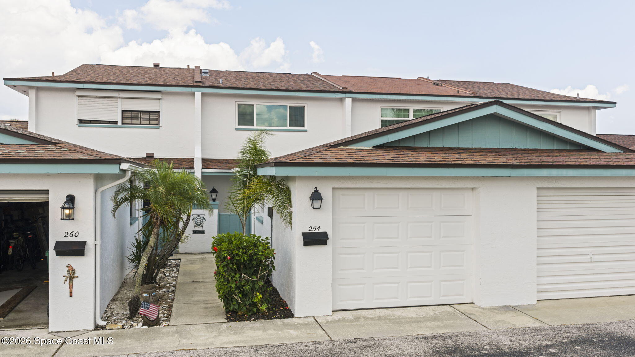 254 Queens Court — photo