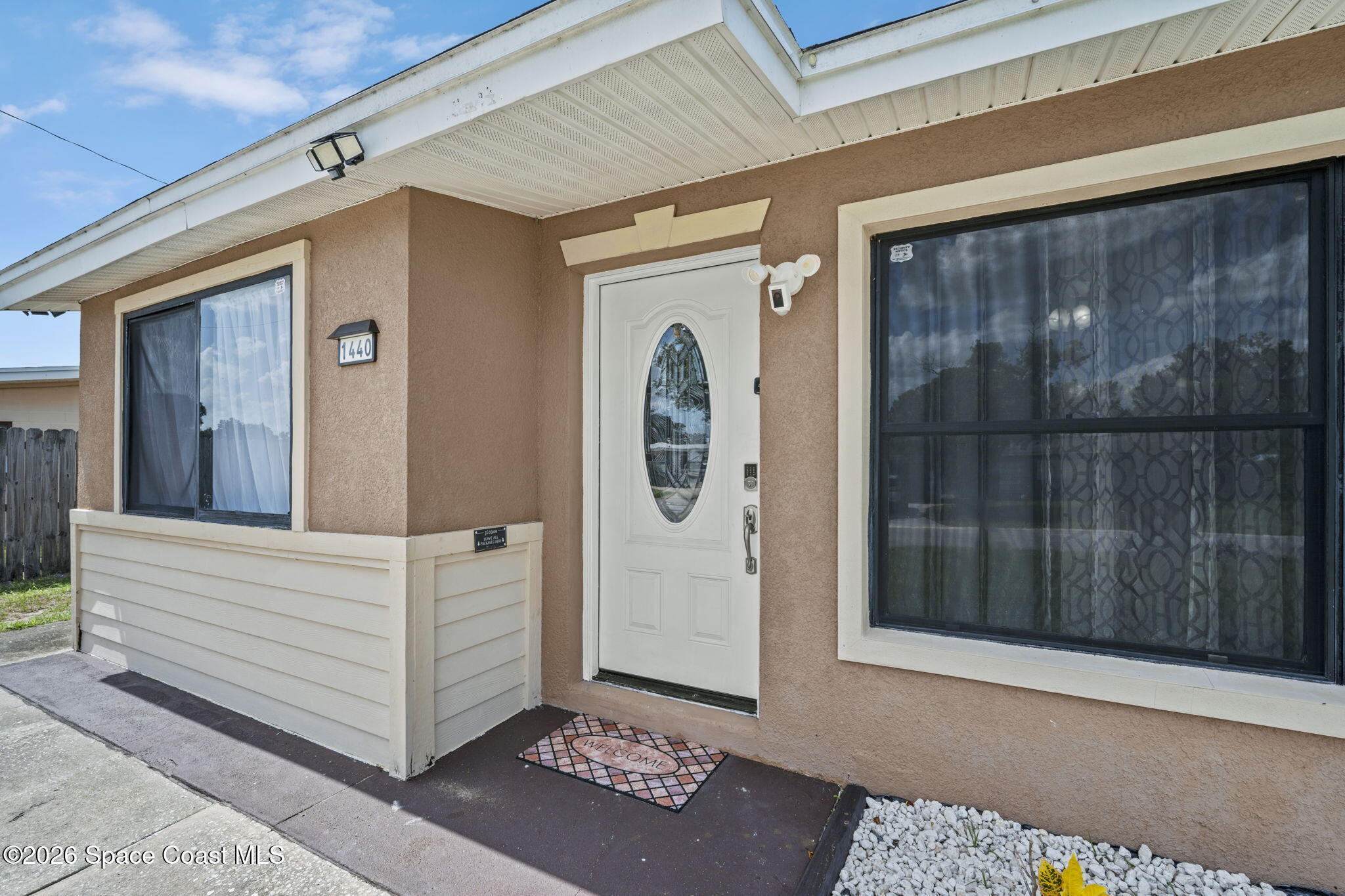 1440 Thomas Street — photo