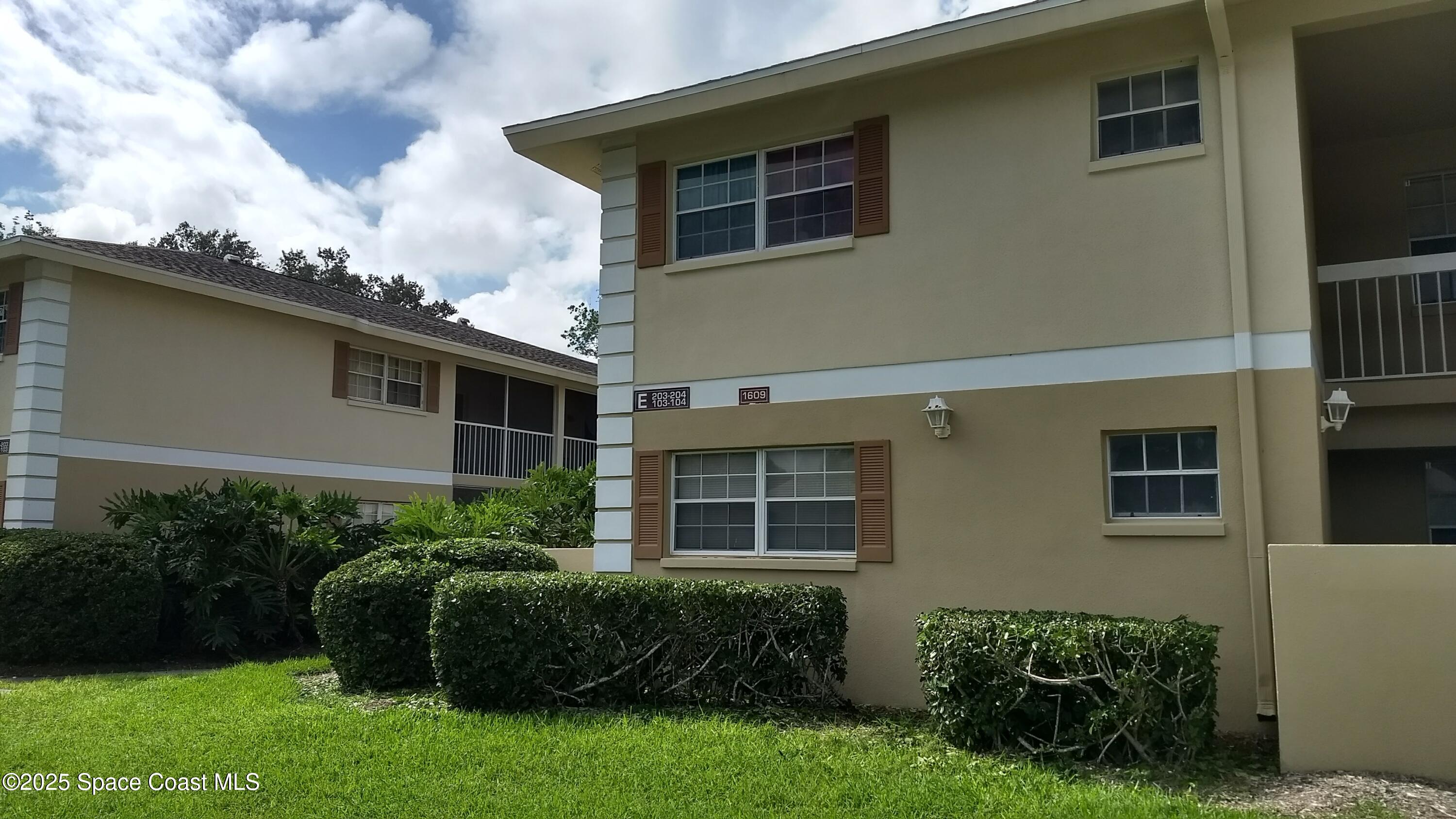 1609 Sunny Brook Lane E 104 — photo