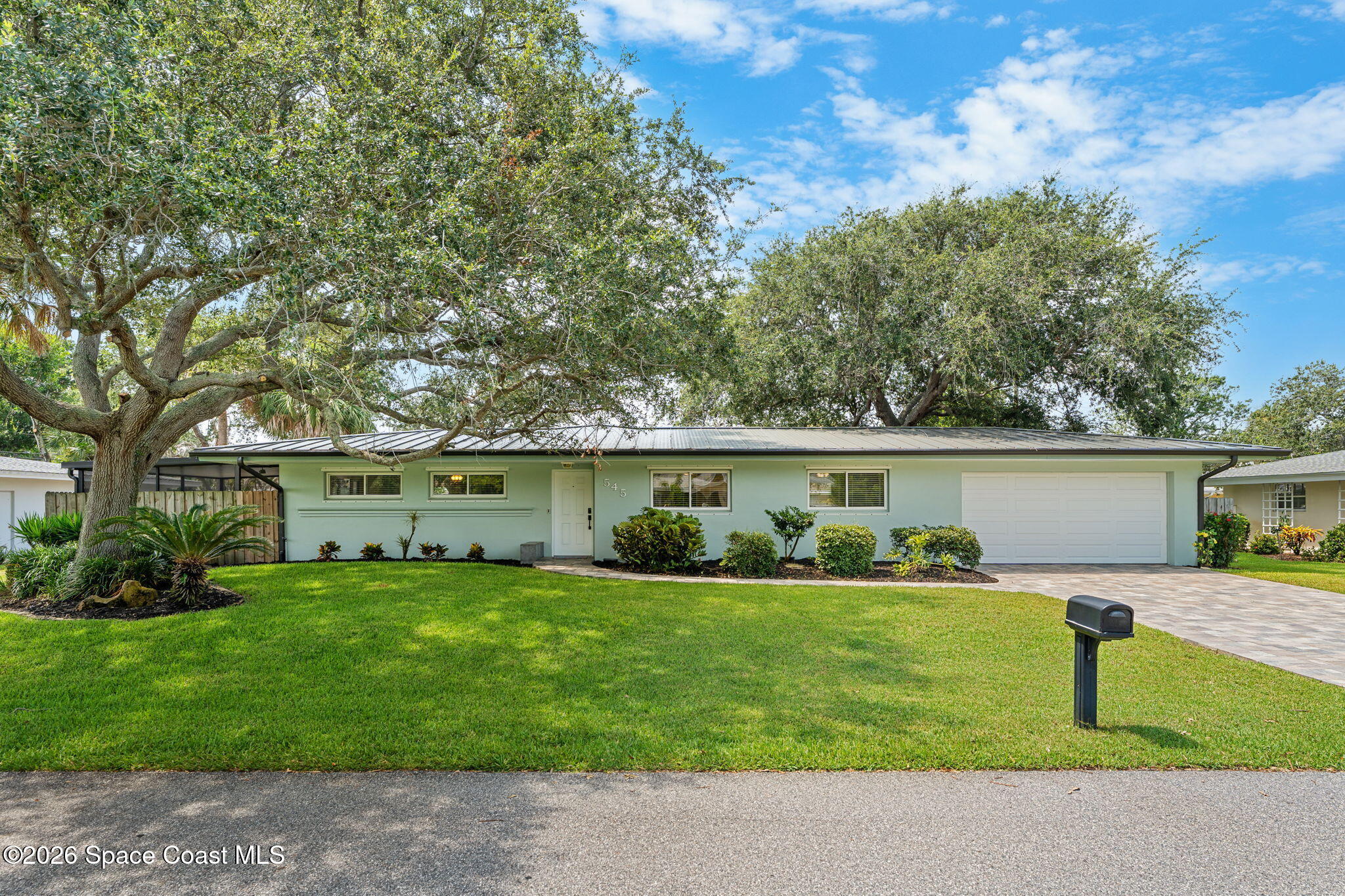 545 Seabreeze Drive — photo