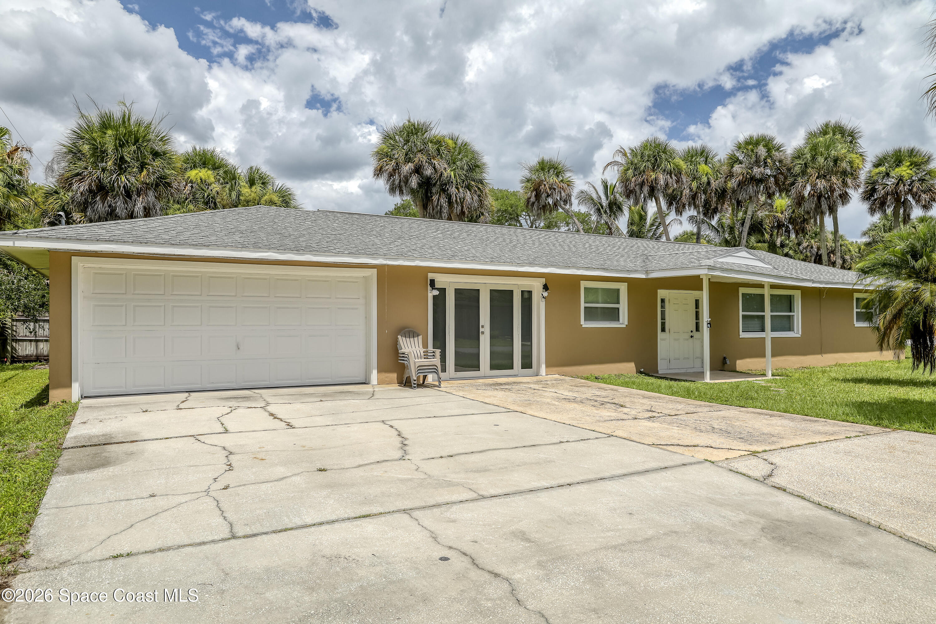 215 Pelican Drive — photo