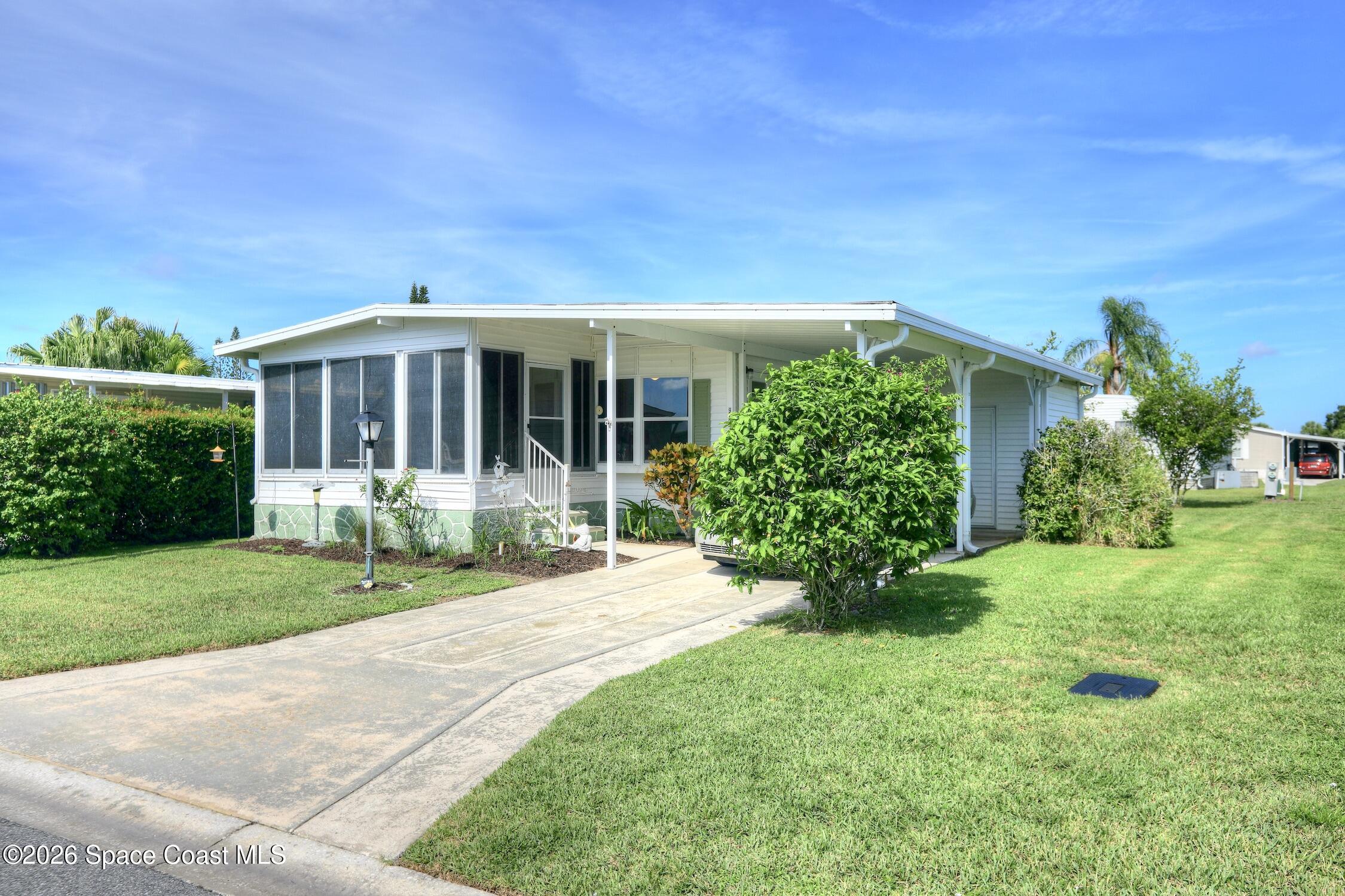 912 Oriole Circle — photo