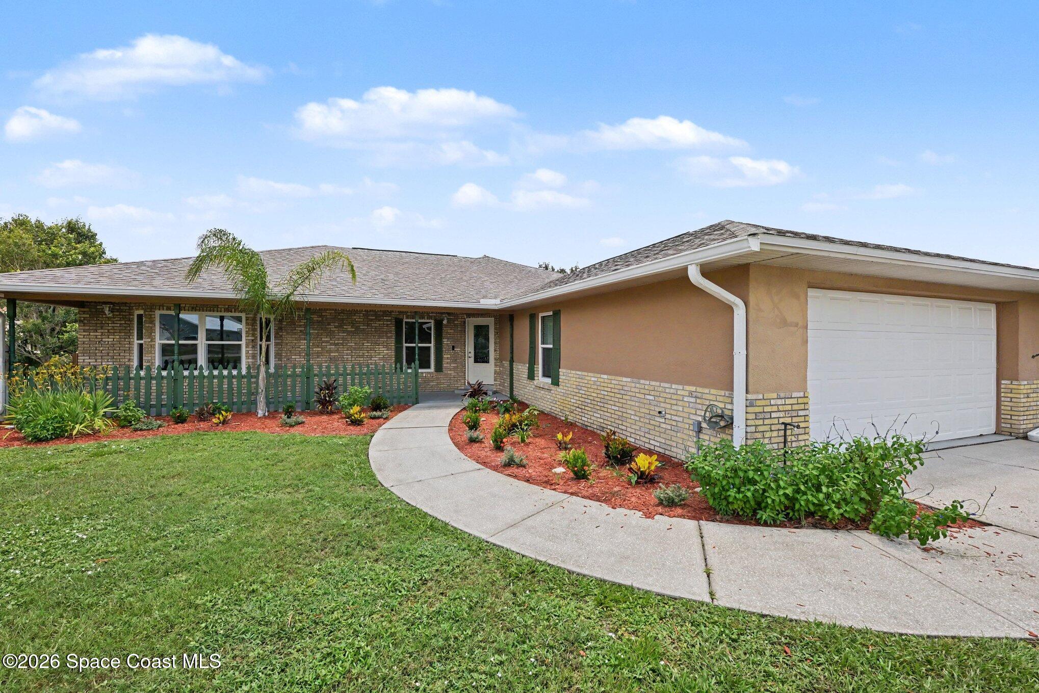 1019 Mandarin Drive NE — photo