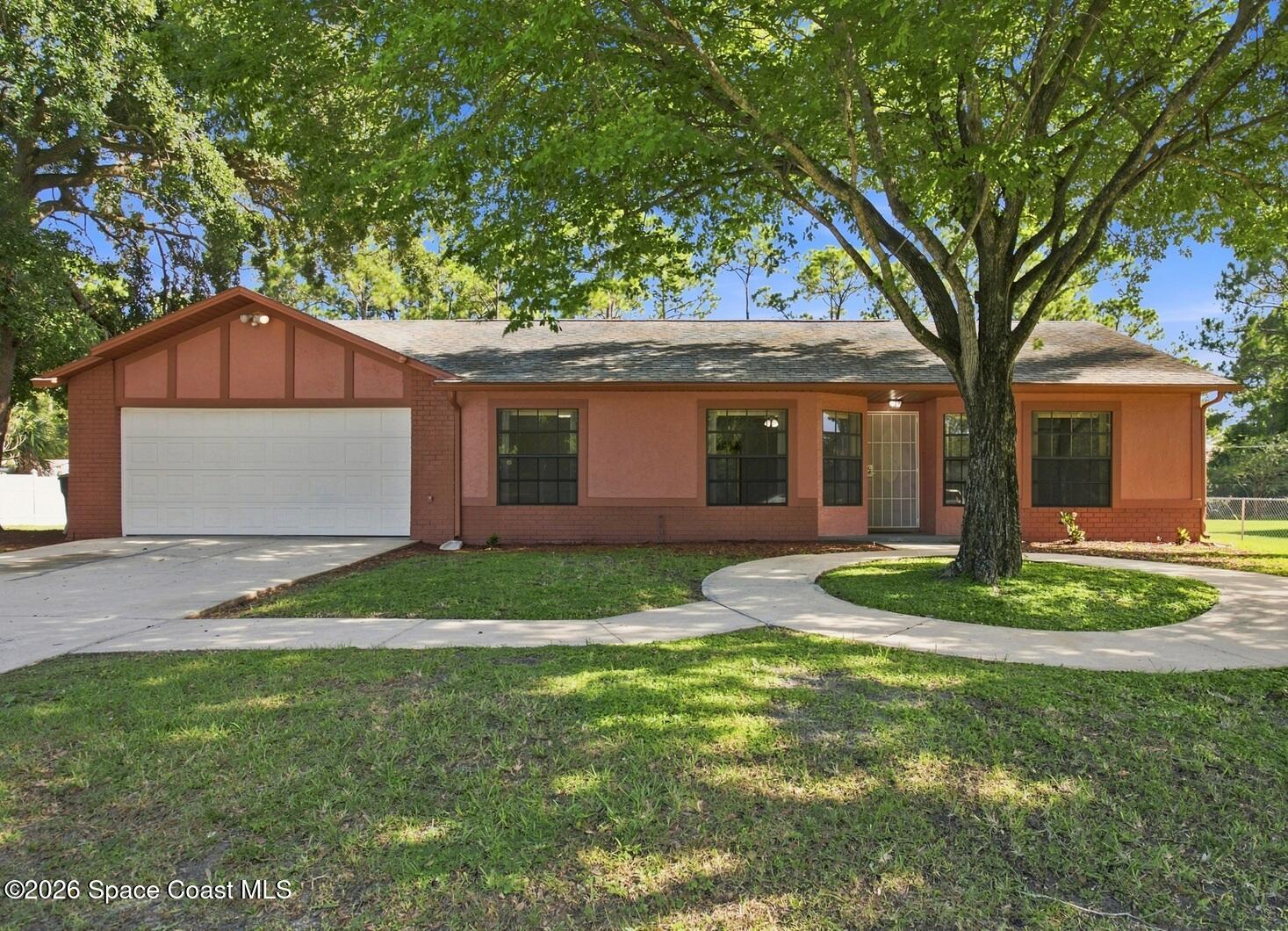 792 Emerson Drive NE — photo