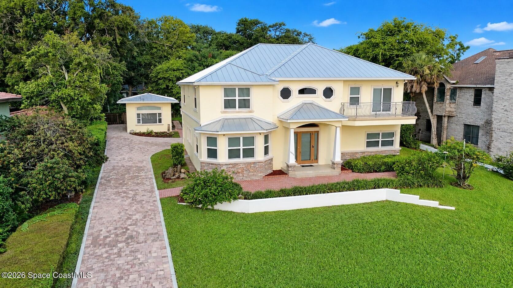 1613 N Indian River Drive — photo