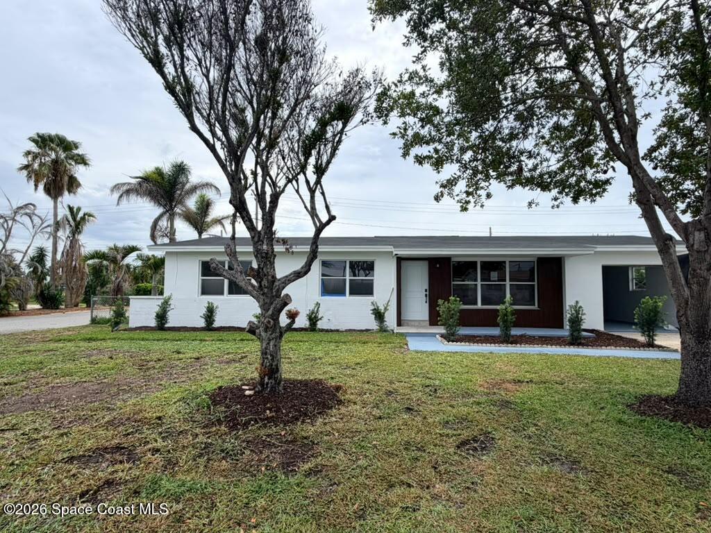 205 Melaleuca Drive E — photo