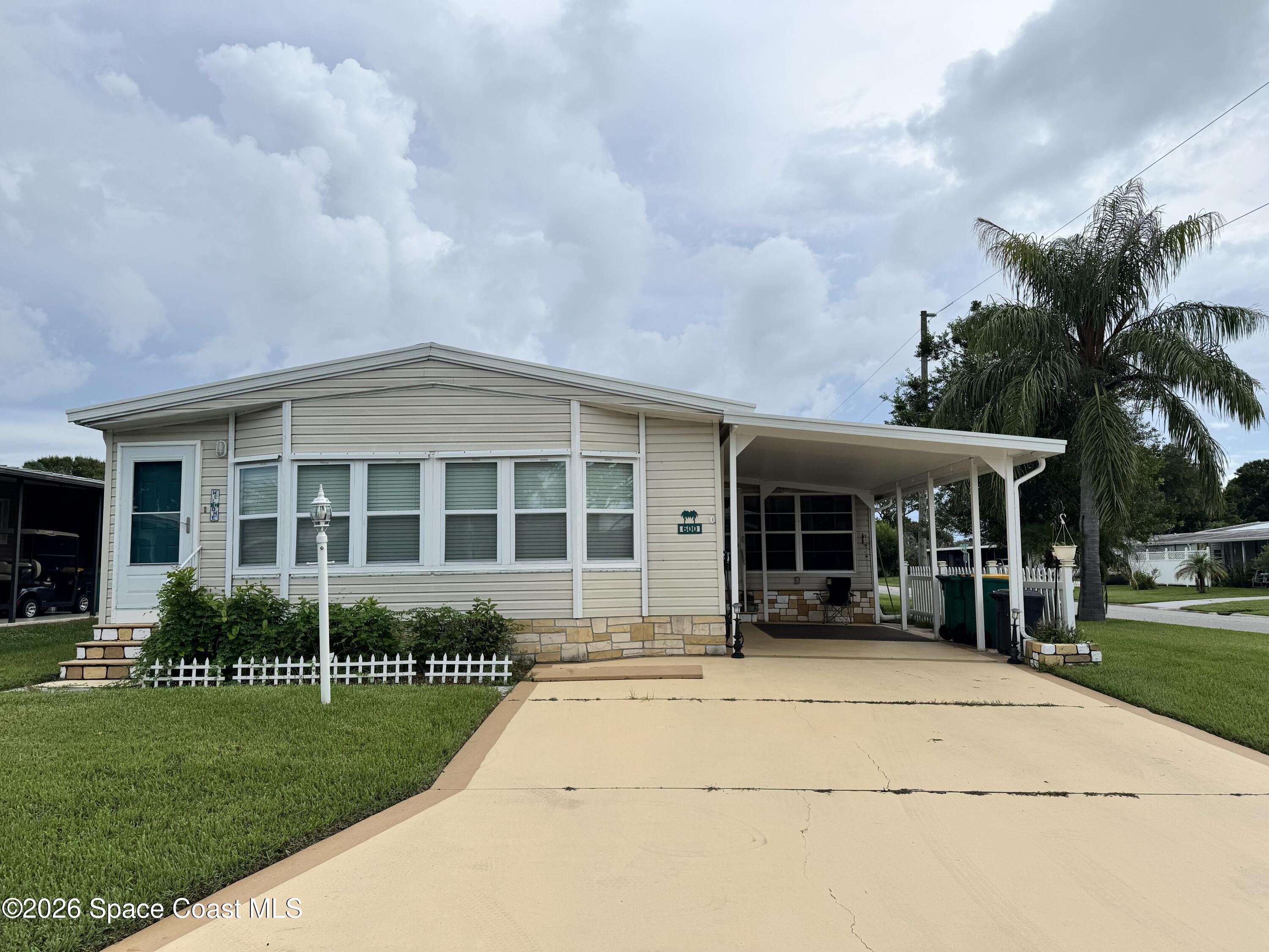 600 N Dolphin Circle — photo