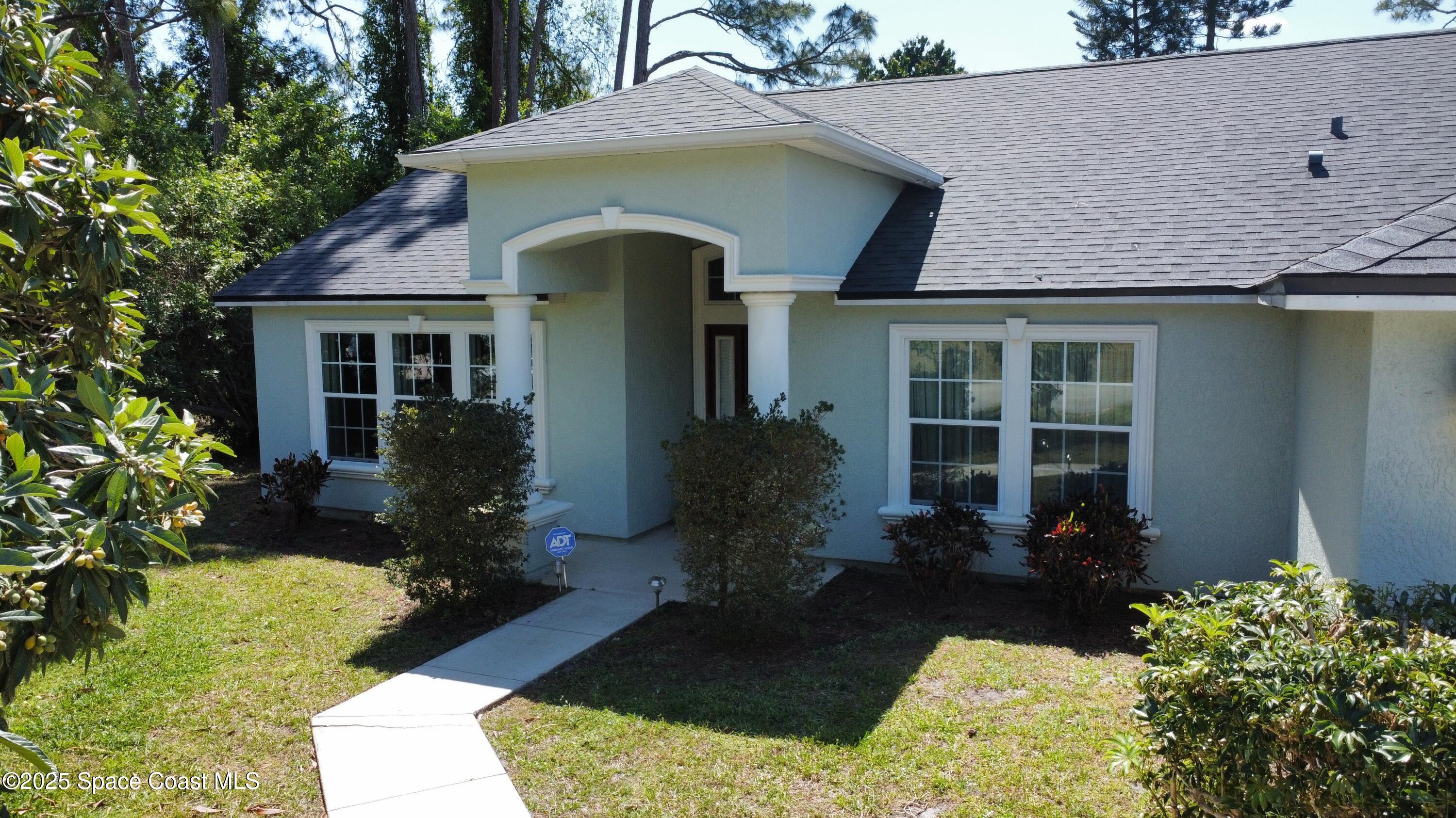 1422 Kaslo Circle NW — photo
