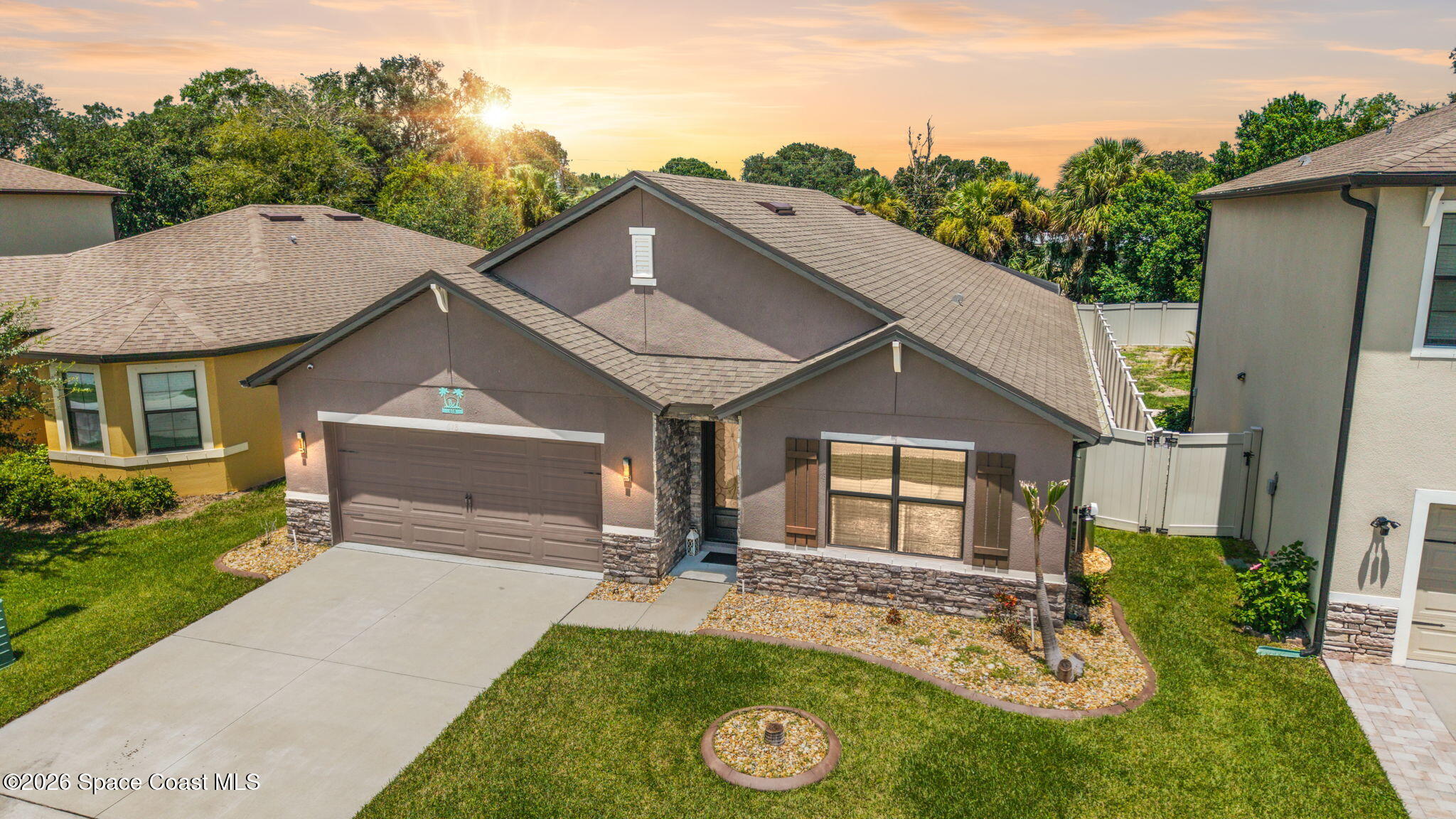 618 Coyote Drive — photo