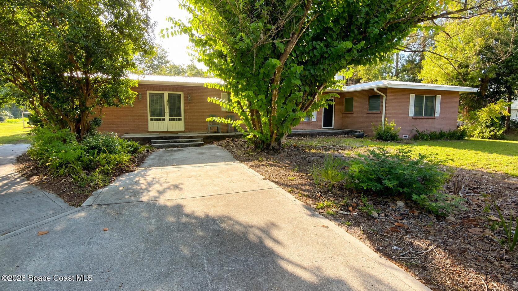 2311 Arizona Street — photo