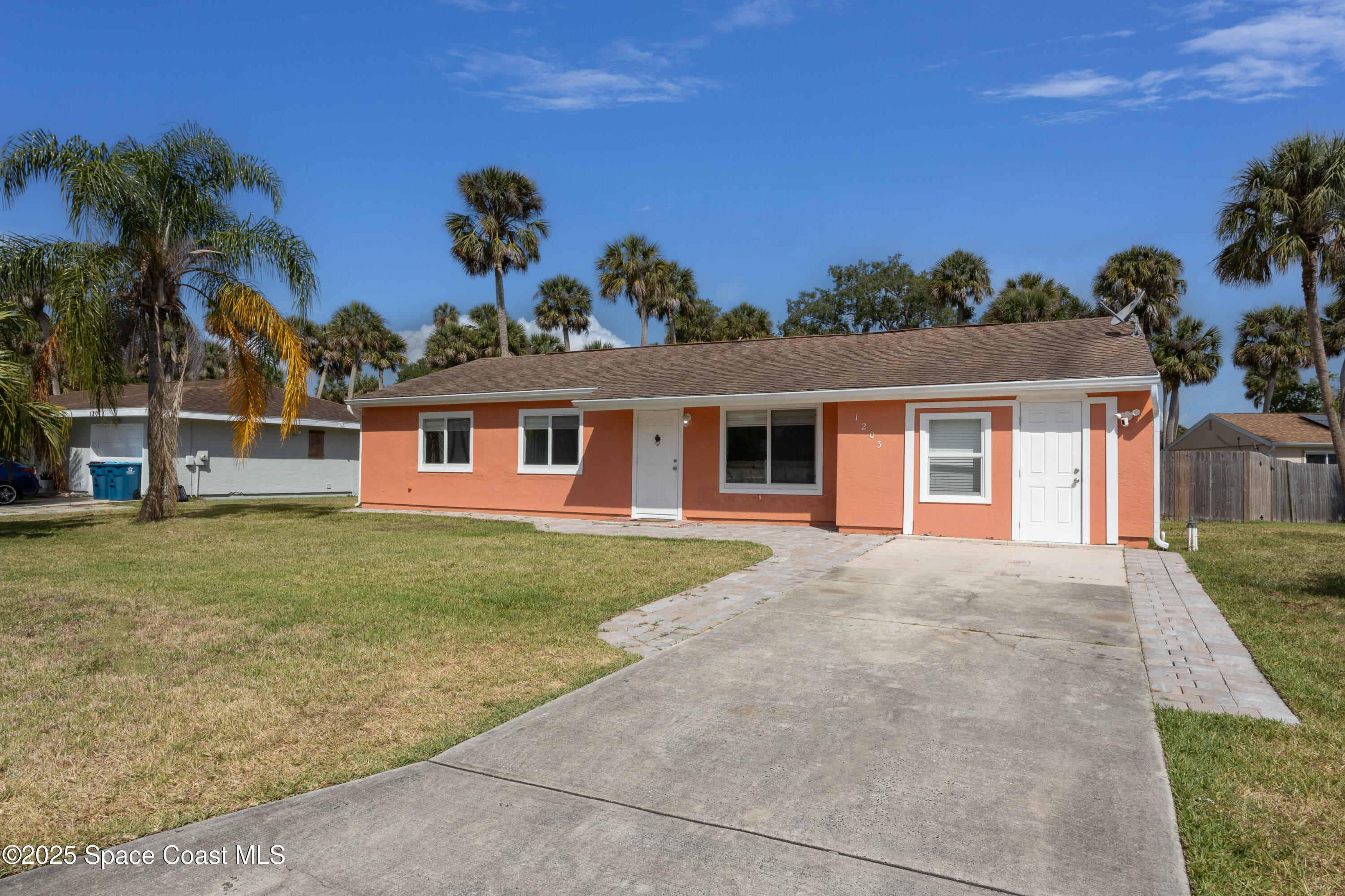 1203 Linmoor Circle NE — photo