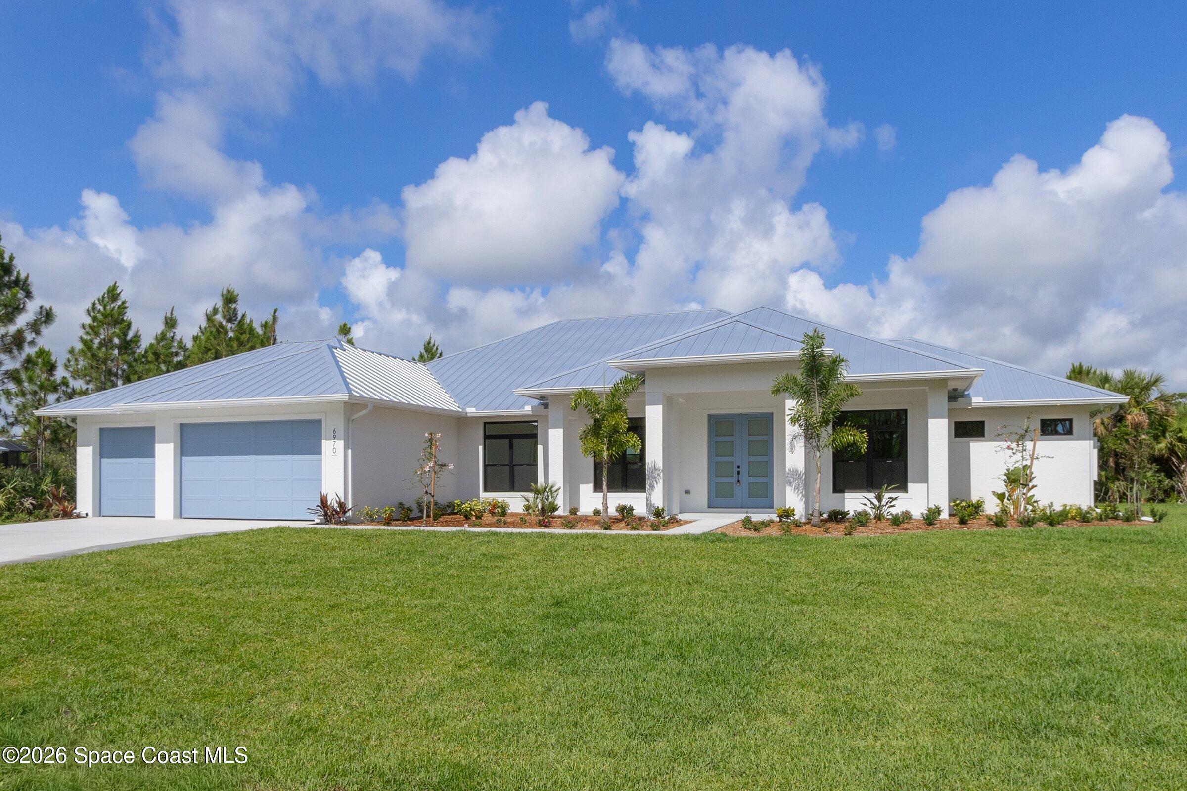 000 Reef Place — photo