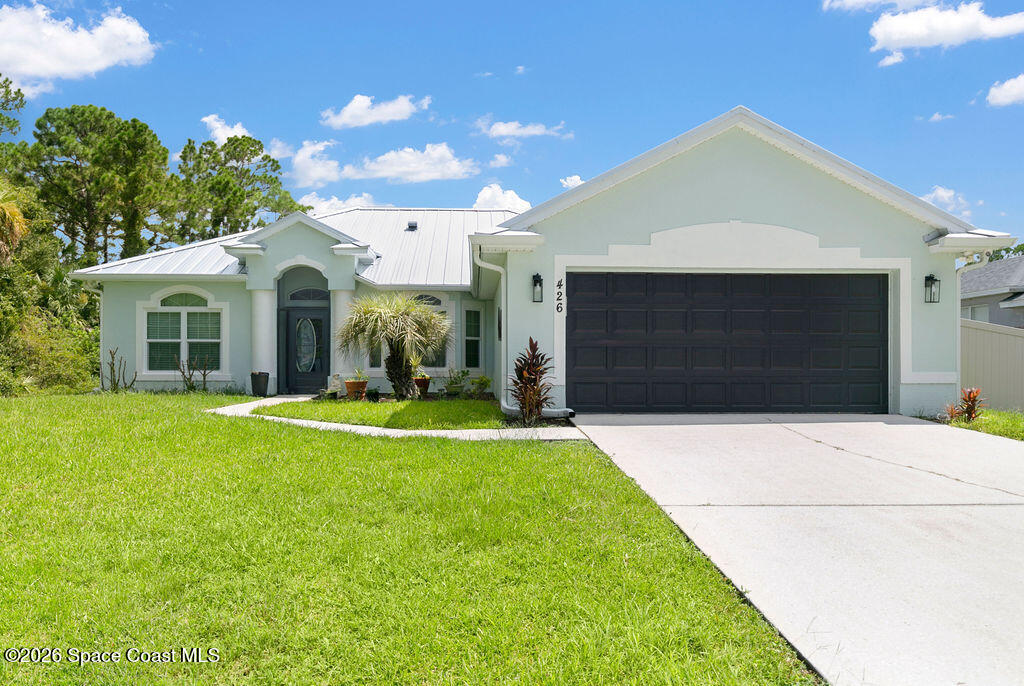 426 Oakleaf Street SW — photo