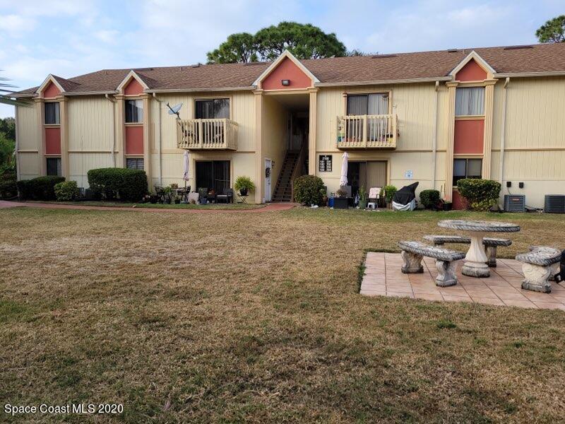 2100 Forest Knoll Drive NE 204 — photo